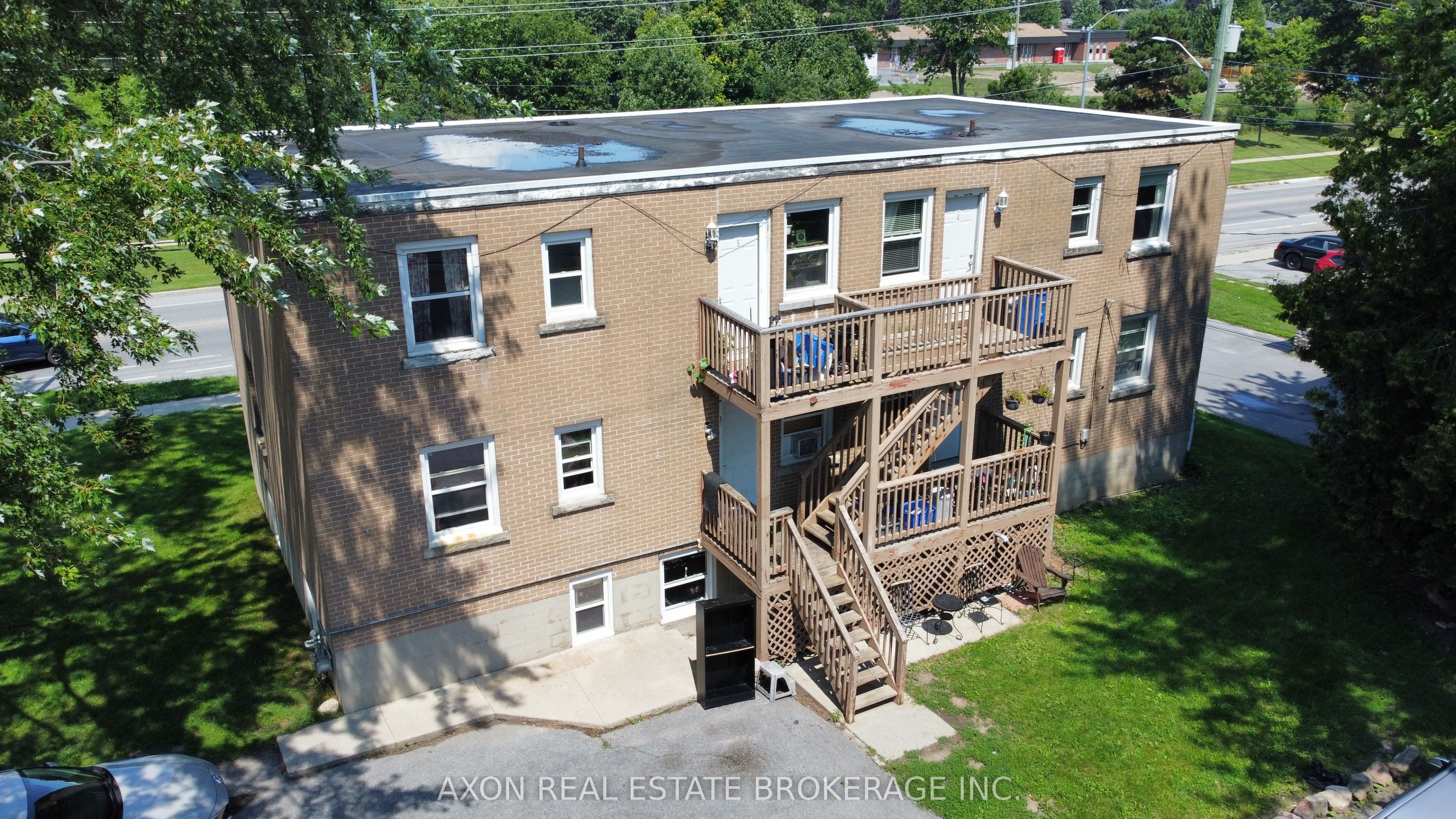 1028 Johnson Street Property Photo 5