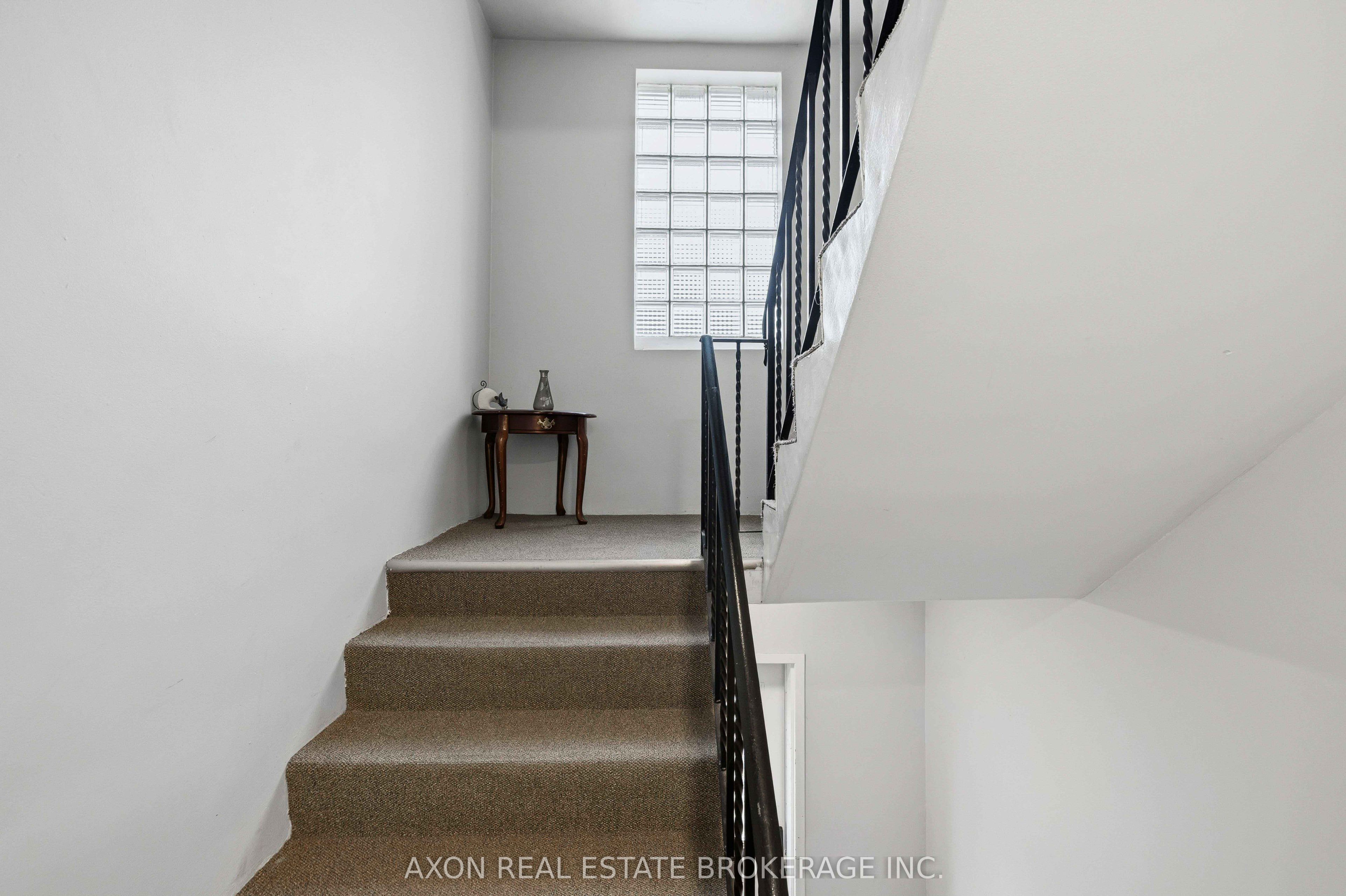 1028 Johnson Street Property Photo 8