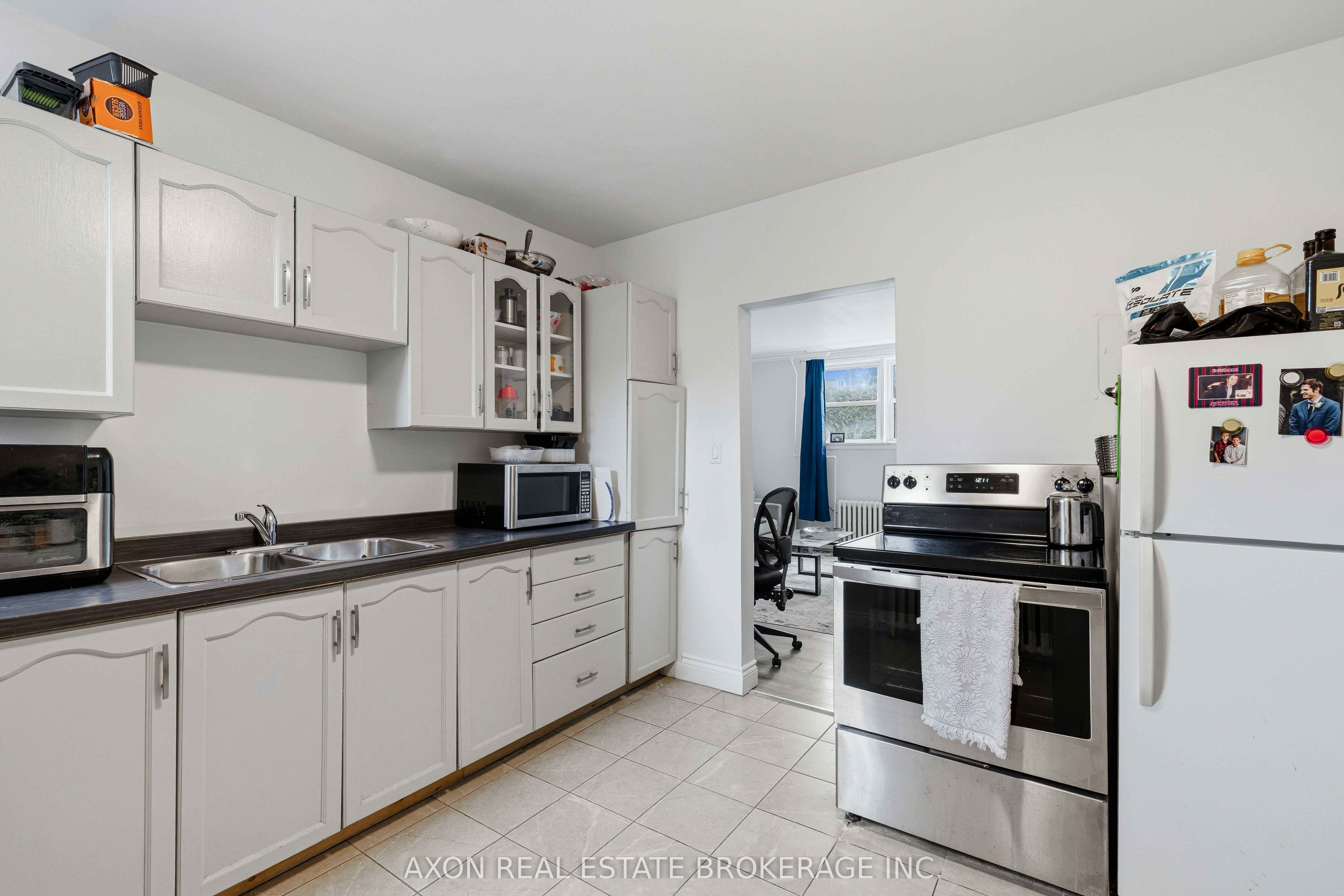 1028 Johnson Street Property Photo 11