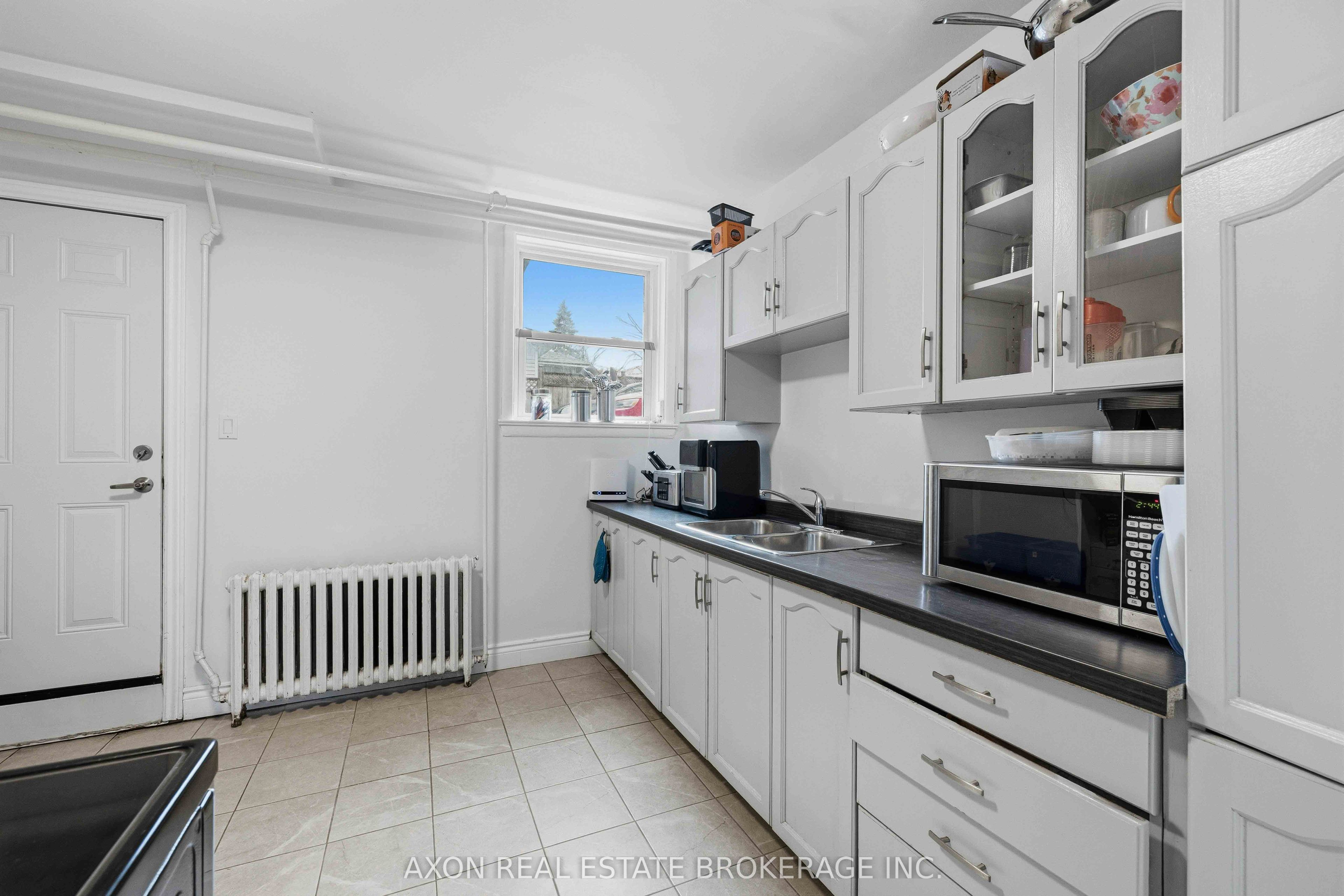 1028 Johnson Street Property Photo 13