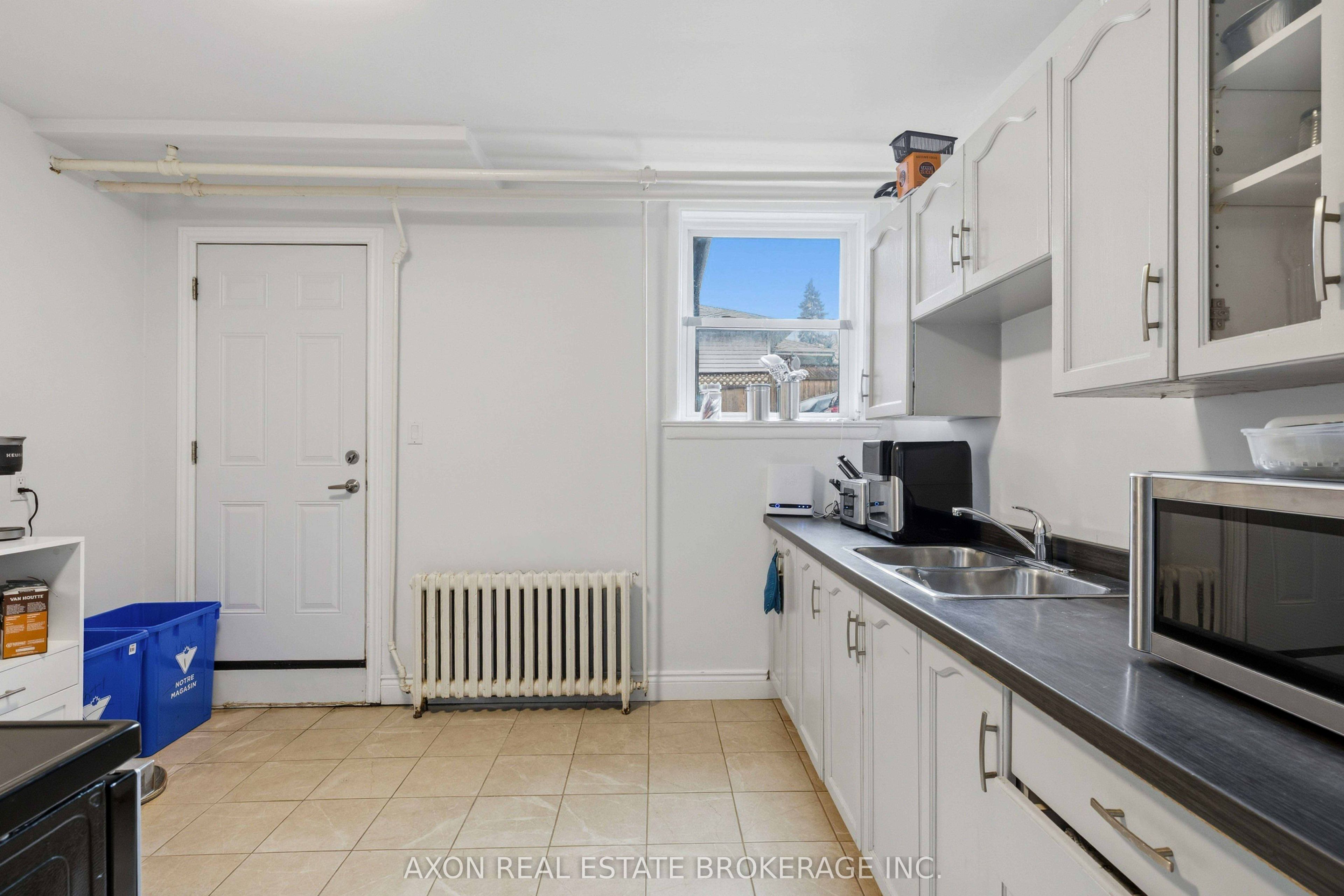 1028 Johnson Street Property Photo 14