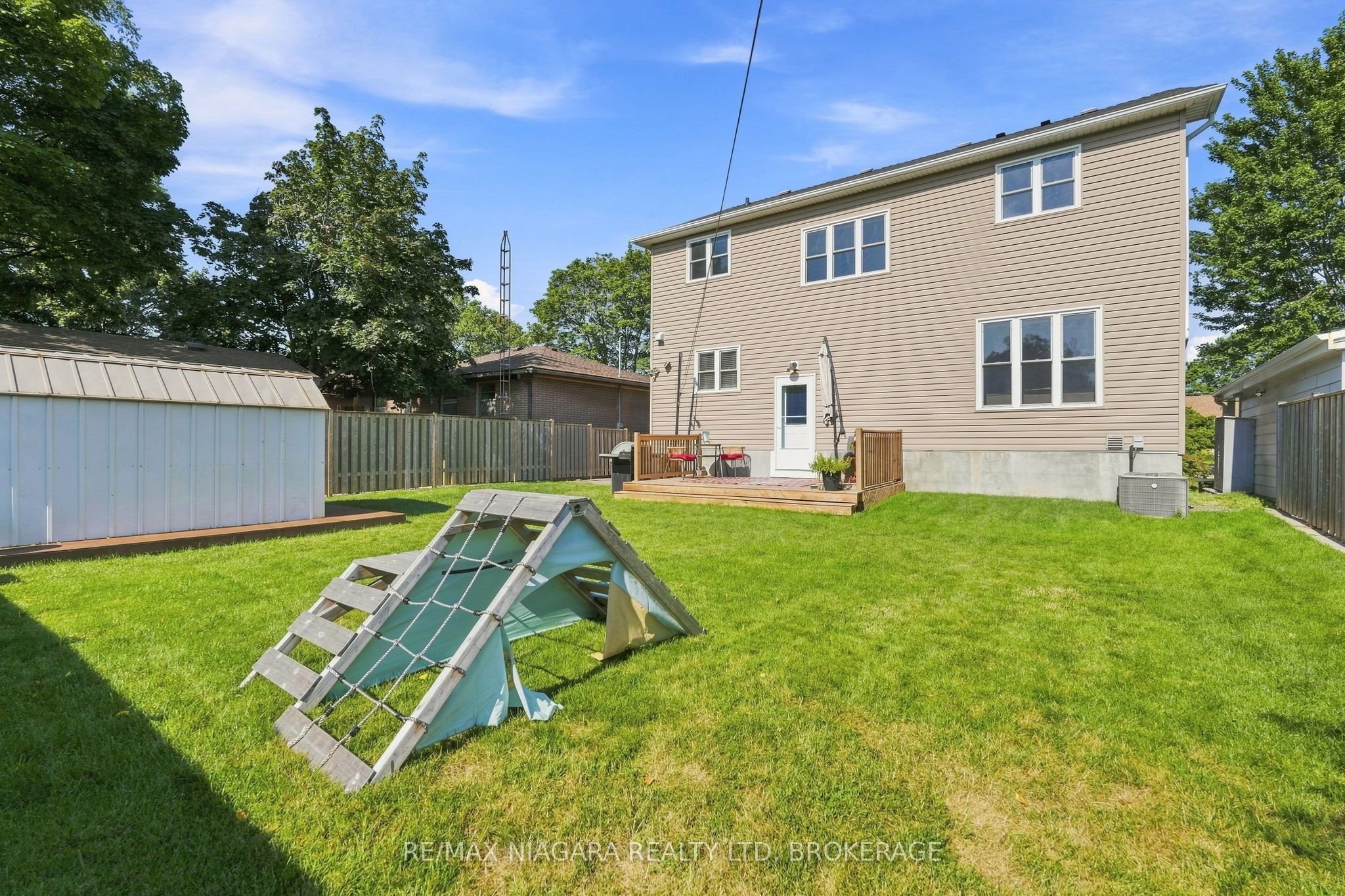 12 Lakeview Avenue Property Photo 33