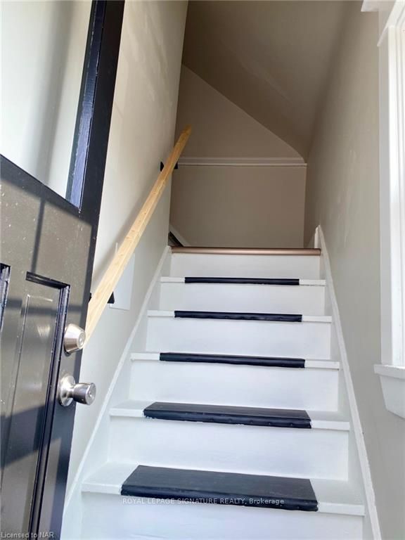 13 Delaware Street Upper Property Photo 9