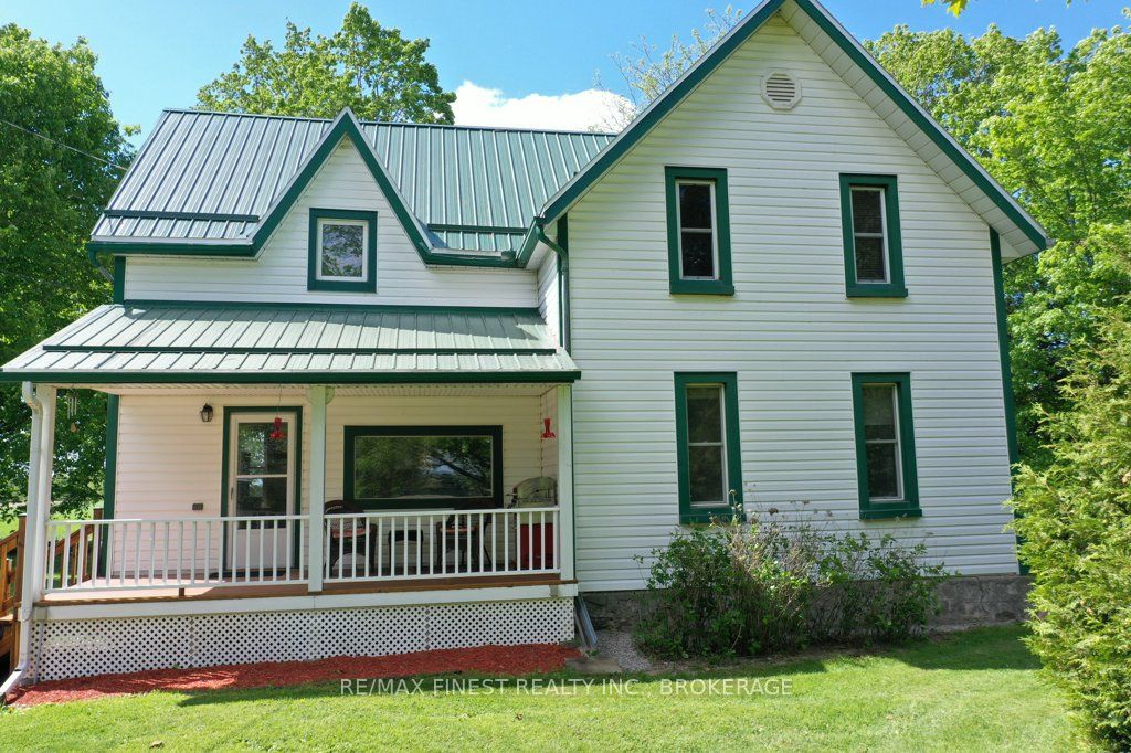 697 Warburton Road Property Photo 1
