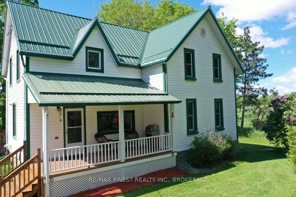 697 Warburton Road Property Photo 4