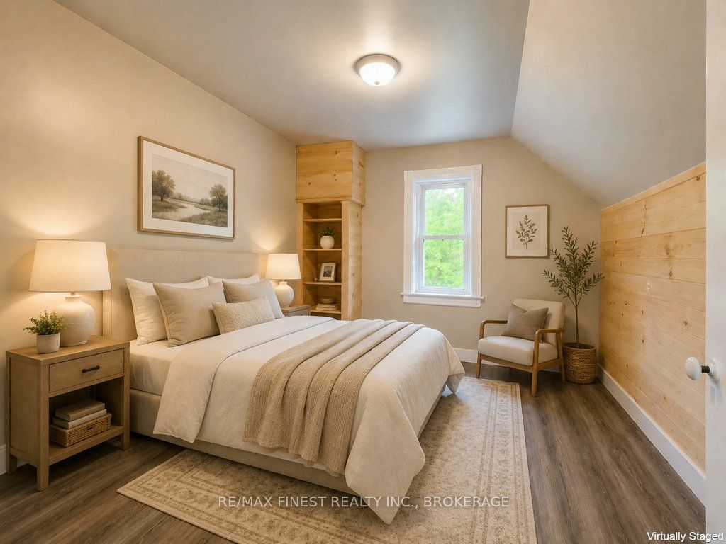 697 Warburton Road Property Photo 12