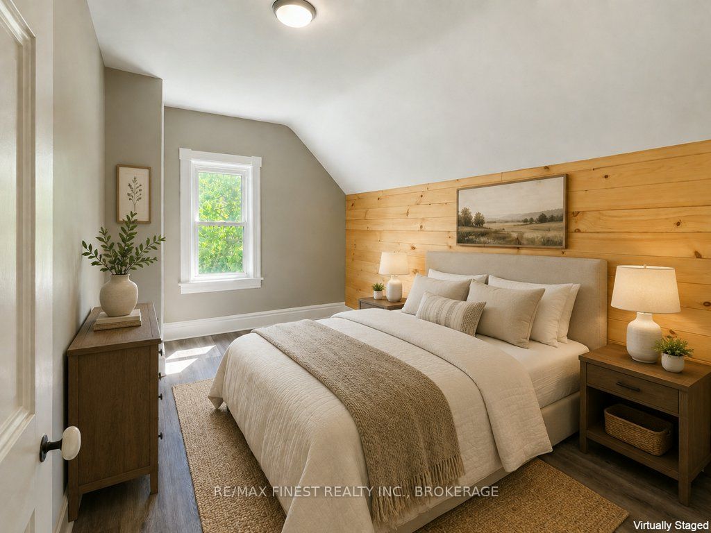 697 Warburton Road Property Photo 13