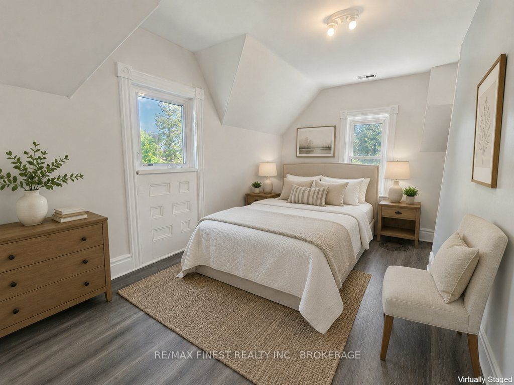 697 Warburton Road Property Photo 14