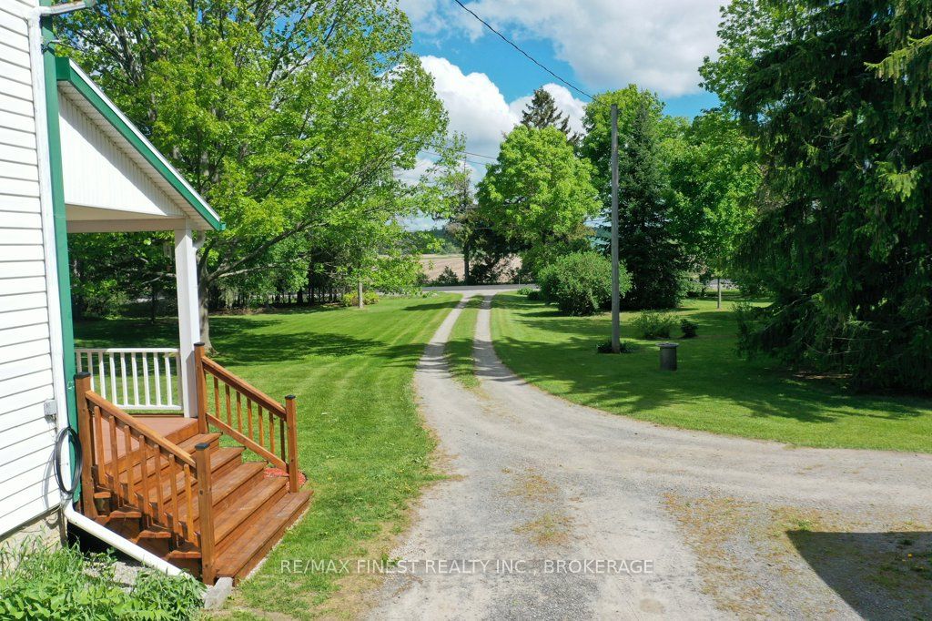 697 Warburton Road Property Photo 18