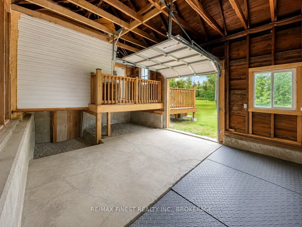 697 Warburton Road Property Photo 20