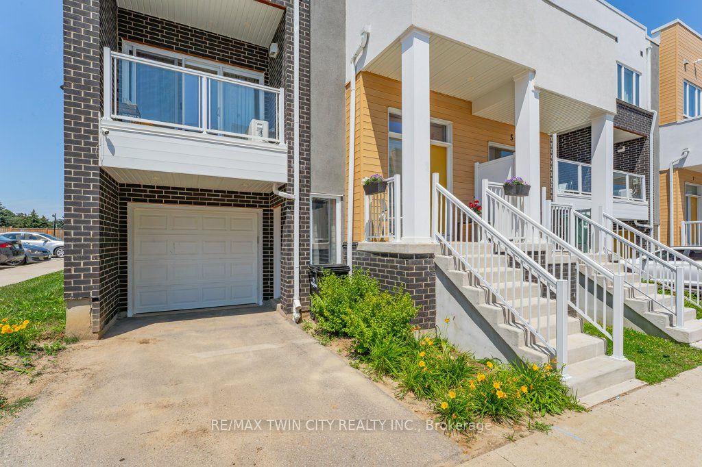 3 Visionary Avenue Property Photo 6