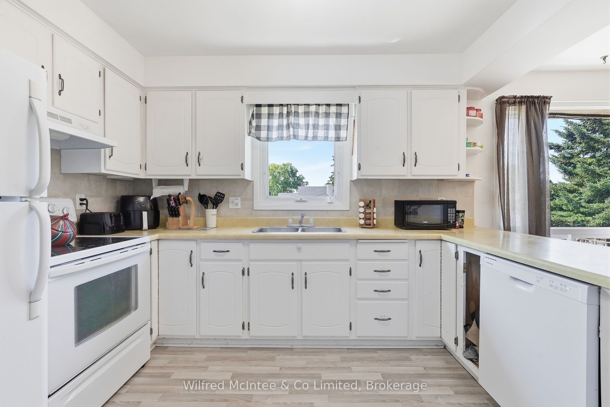 3 Bradley Street Property Photo 16