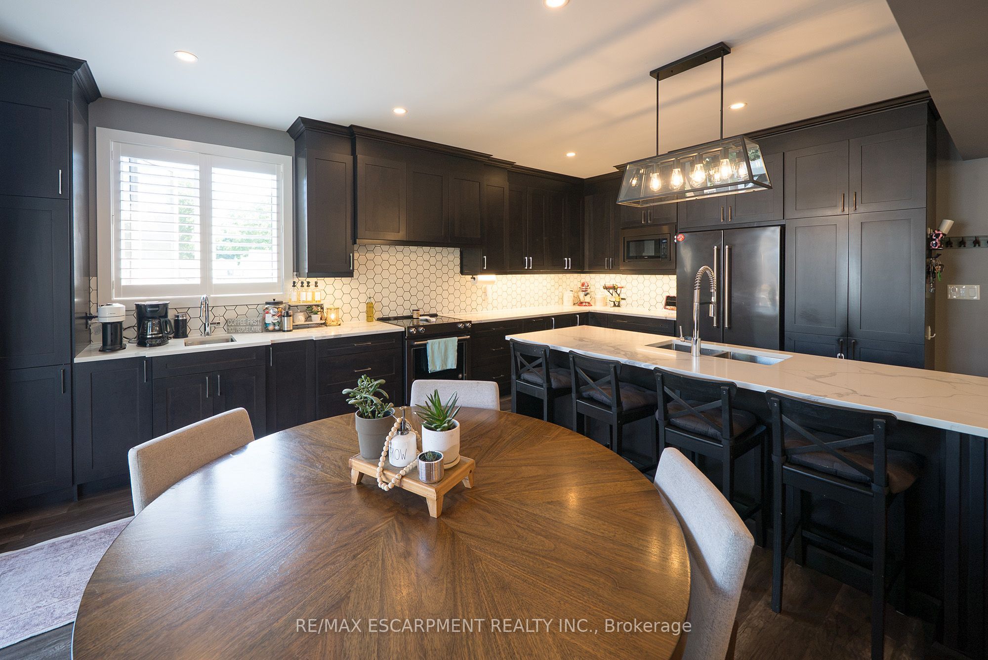 166 King Street Property Photo 14