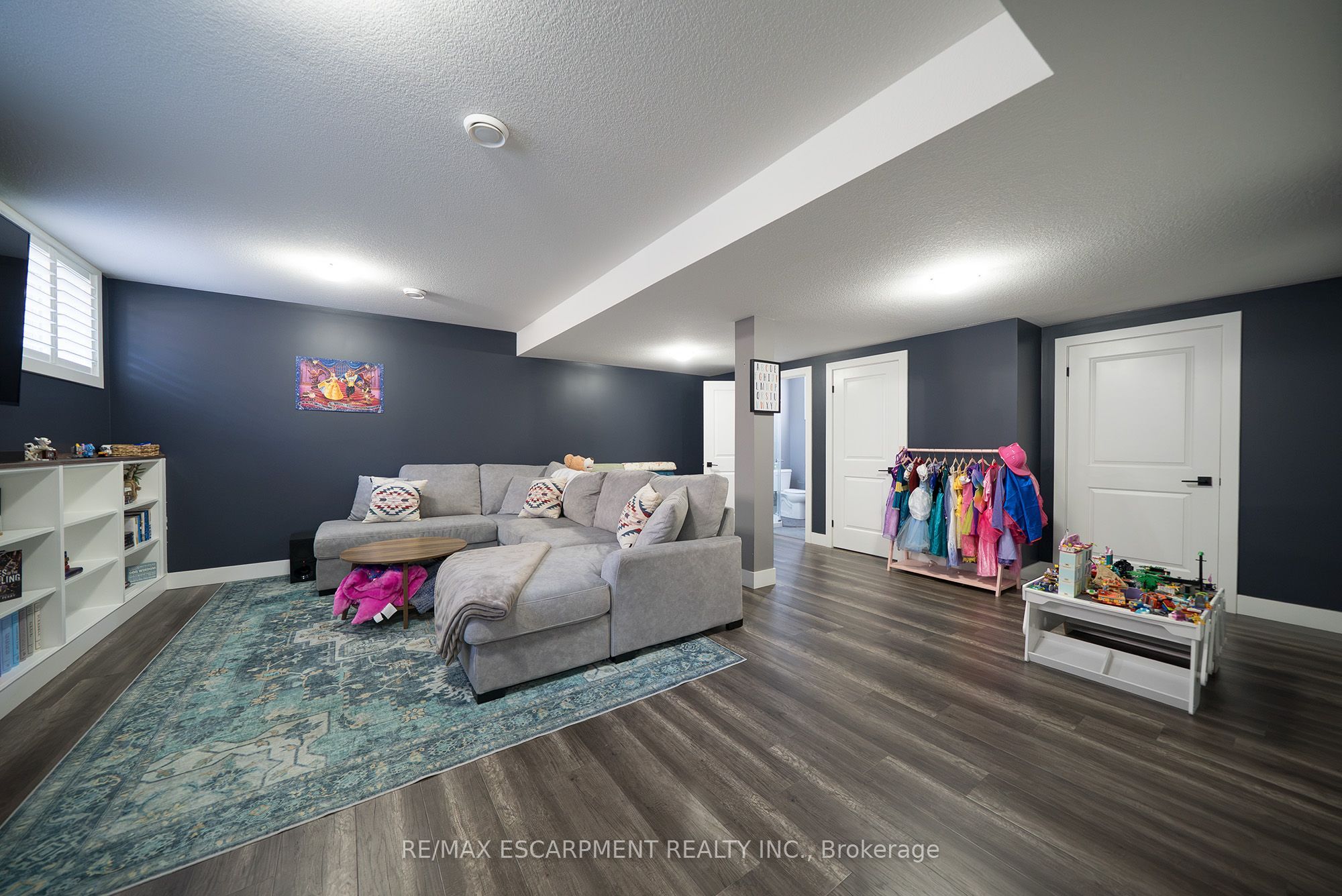 166 King Street Property Photo 29