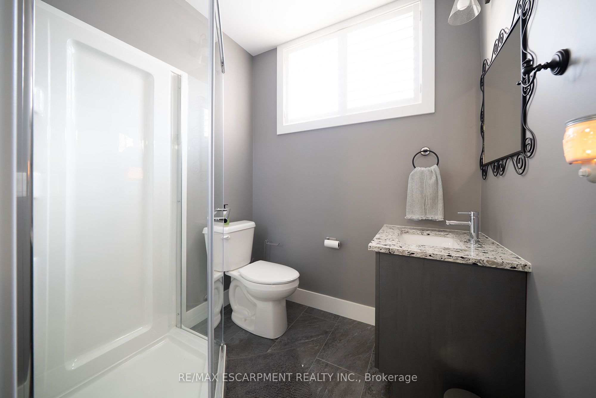 166 King Street Property Photo 32