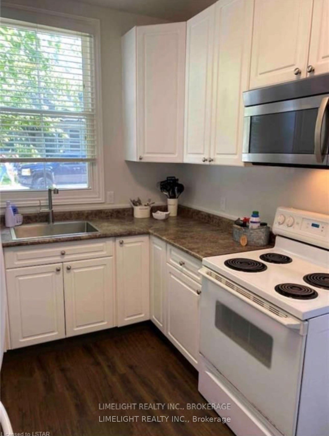 615 Talbot Street Property Photo 3
