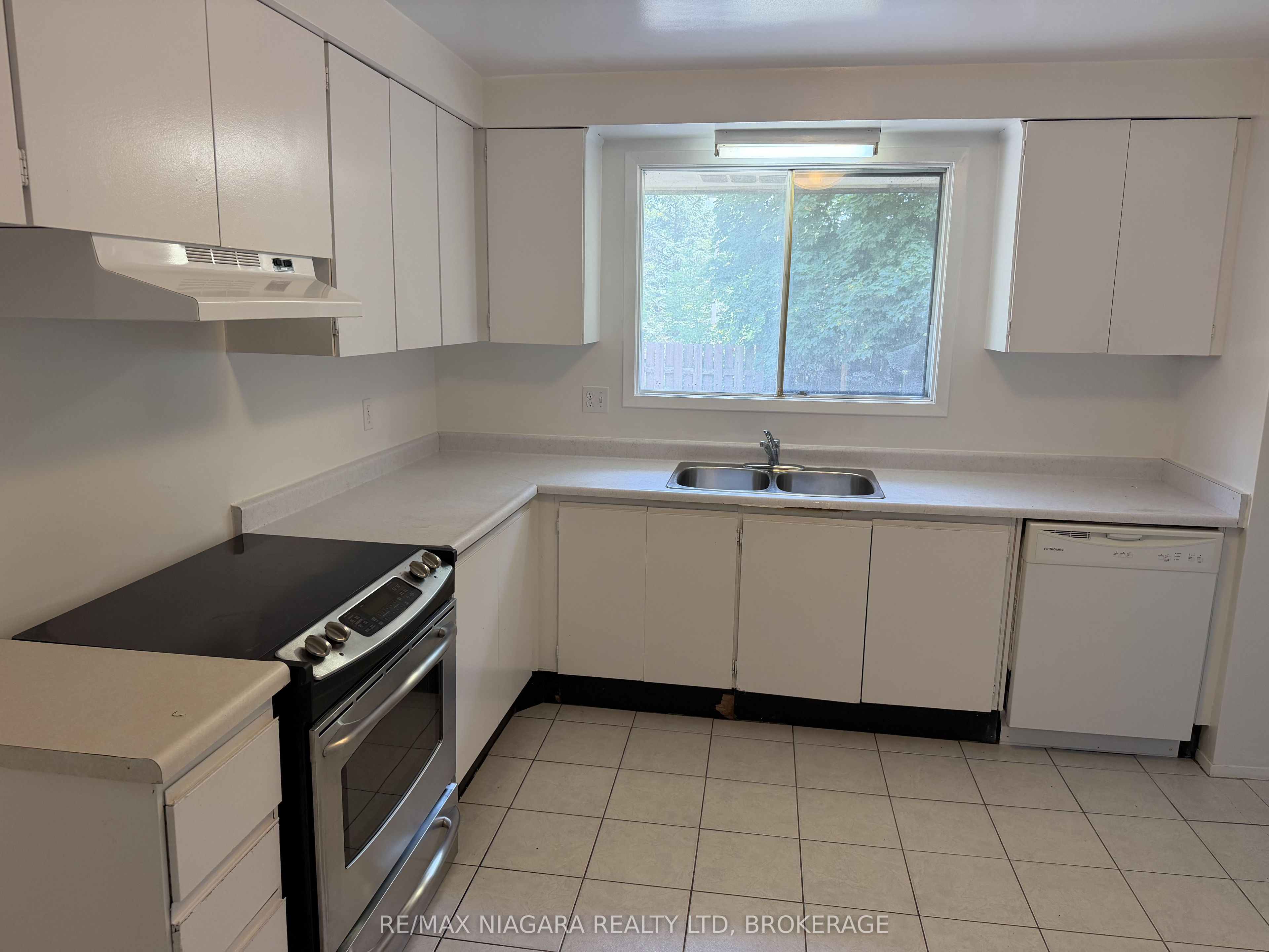 21 Woodlawn Road 4 Property Photo 2