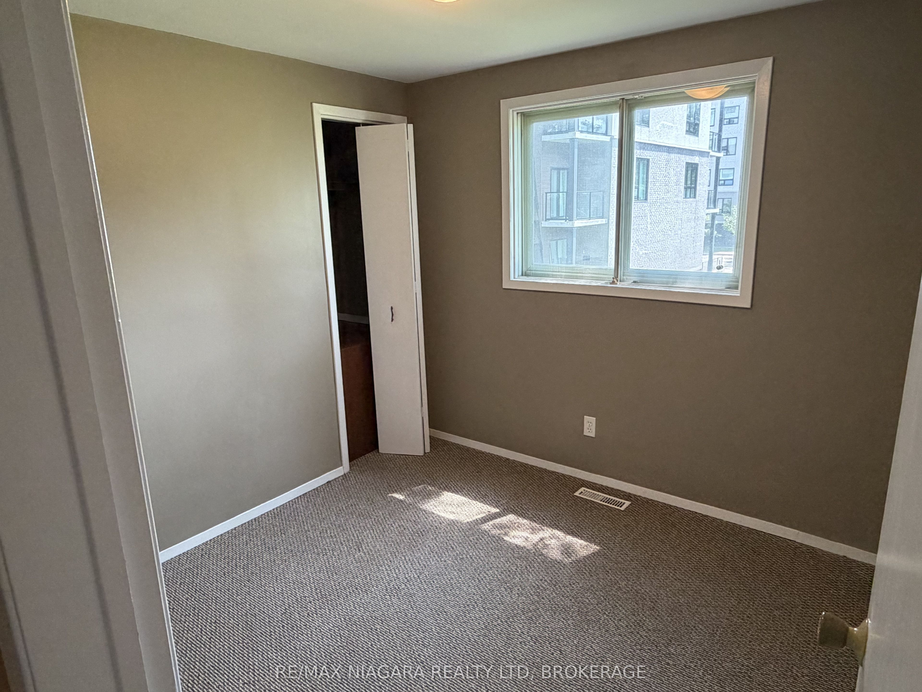 21 Woodlawn Road 4 Property Photo 13