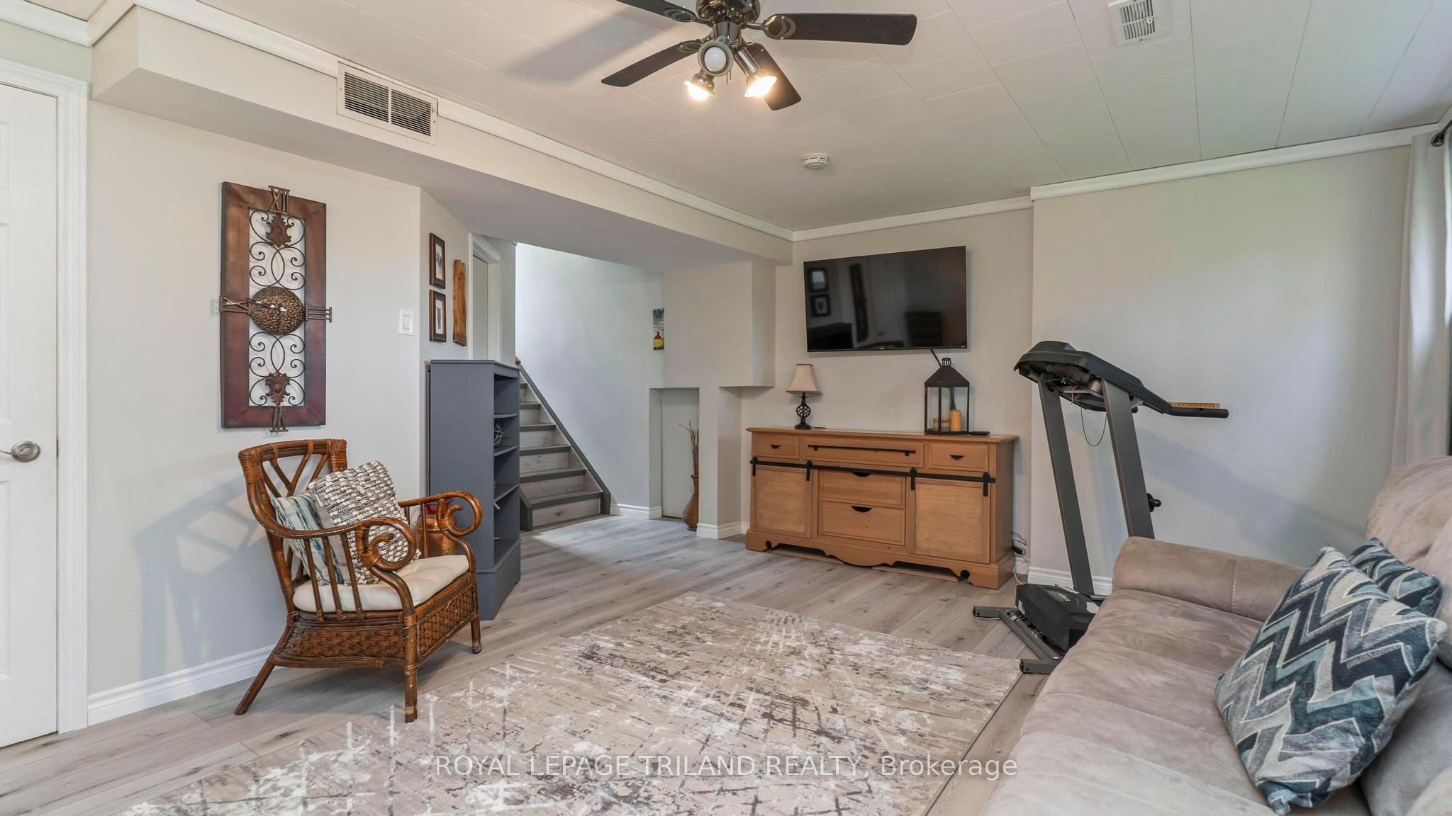 7 Stirling Crescent Property Photo 25