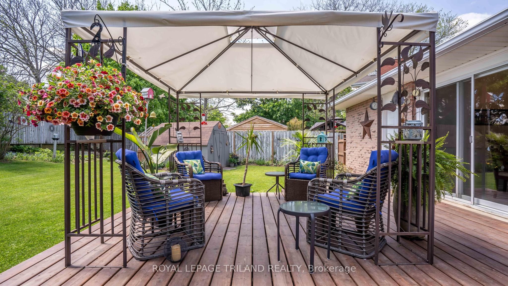 7 Stirling Crescent Property Photo 34