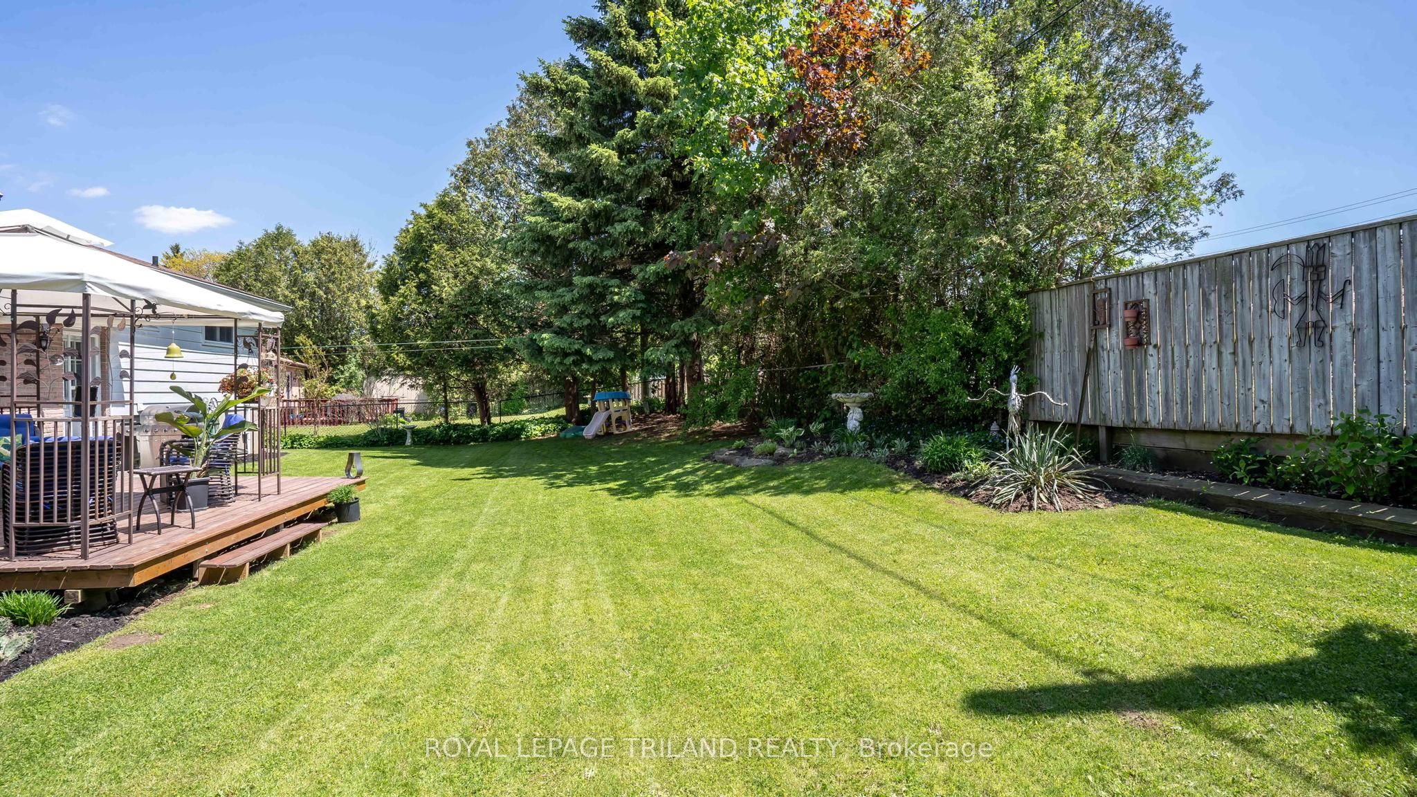 7 Stirling Crescent Property Photo 39