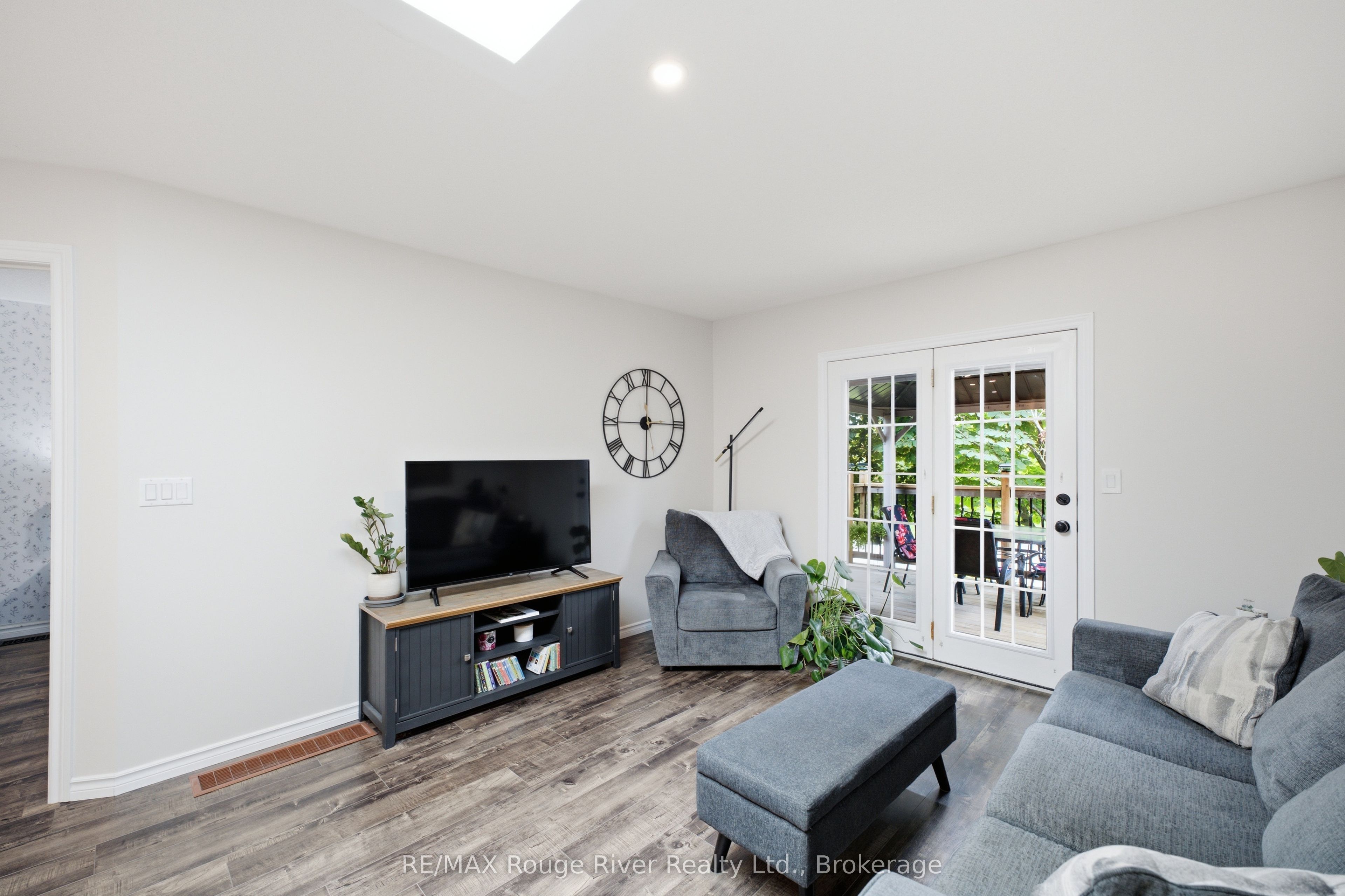 10 Talbot Drive Property Photo 12