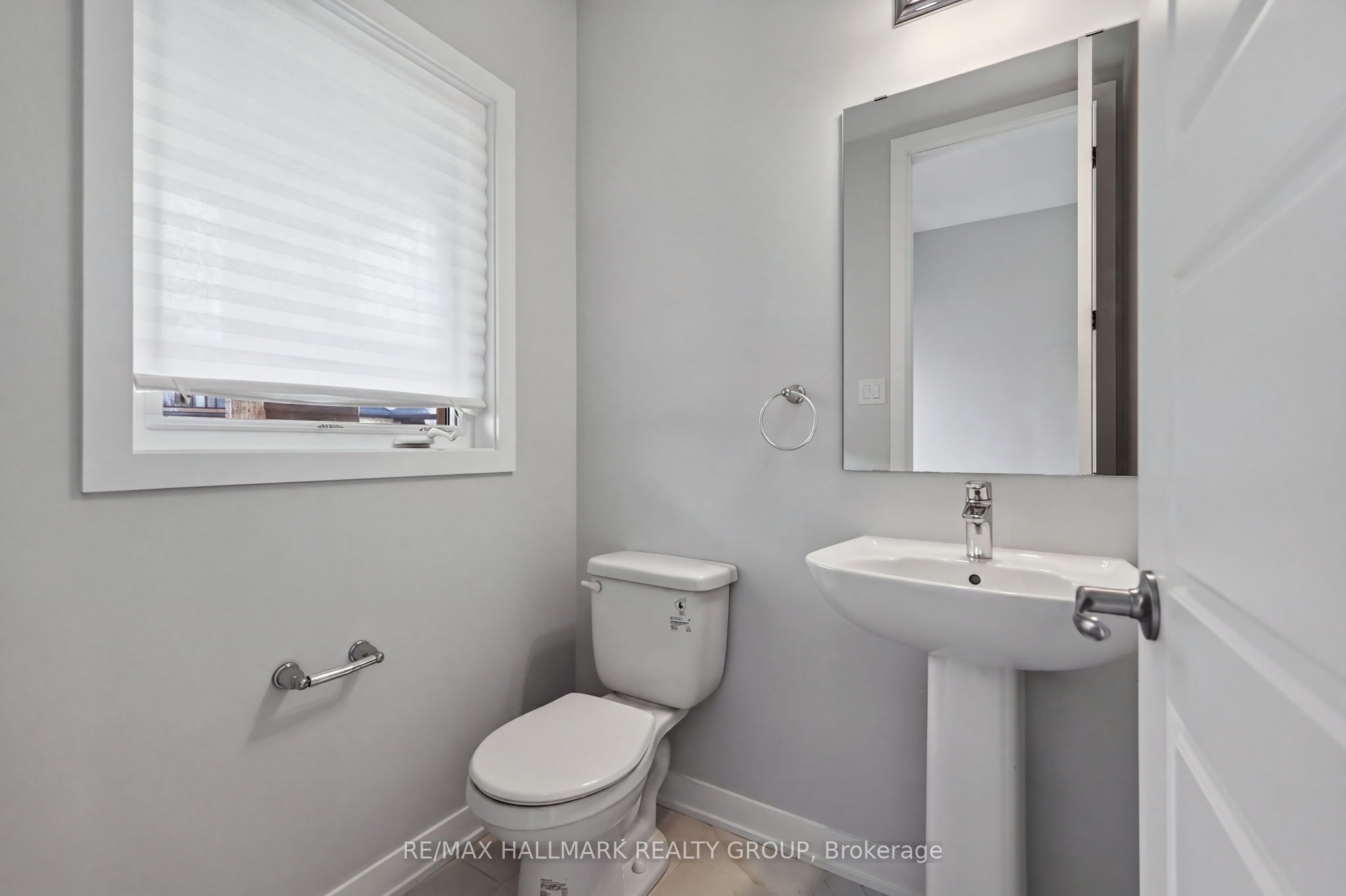 717 Fenwick Way Property Photo 3