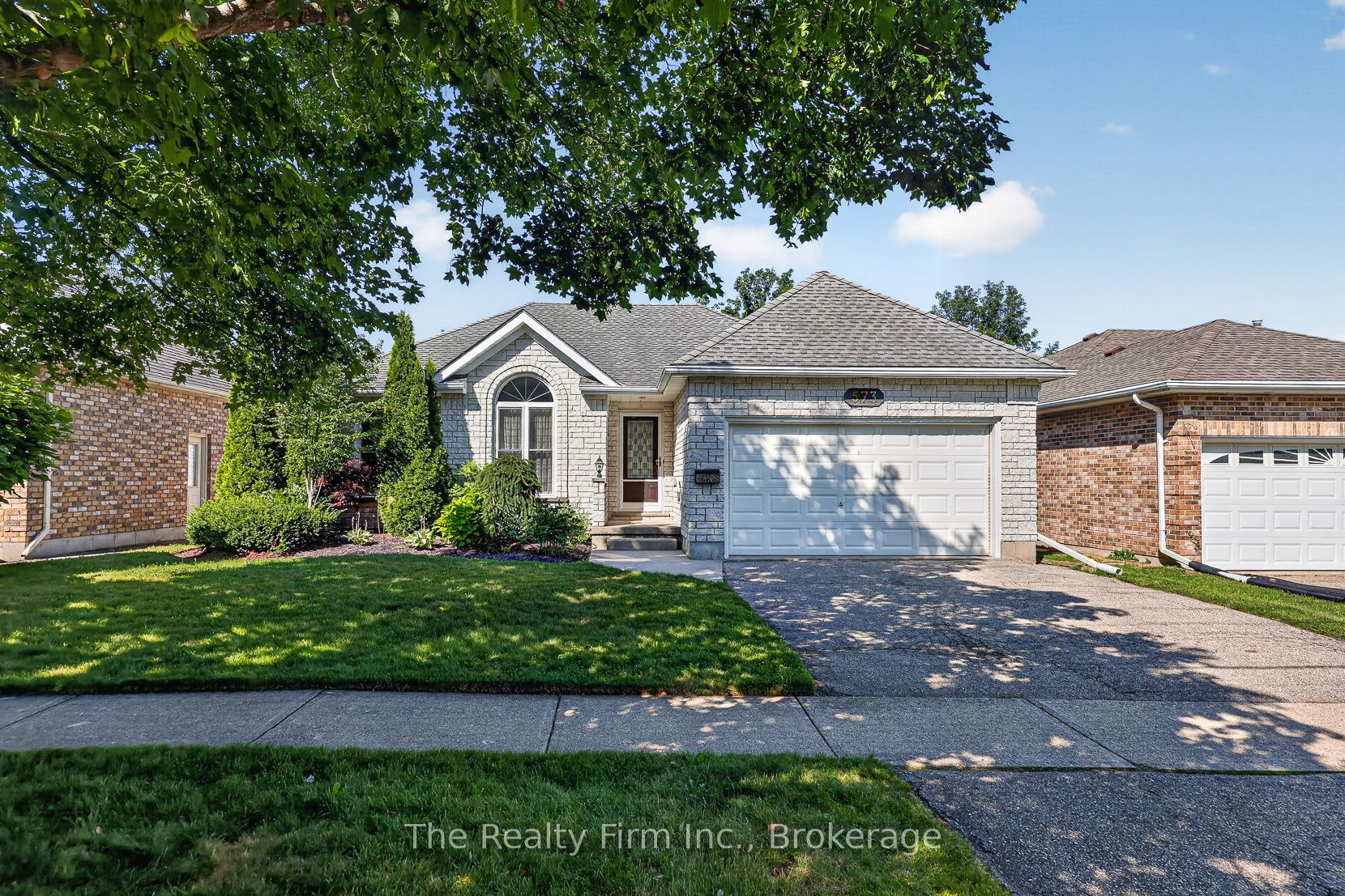 573 Lansdowne Avenue Property Photo 1