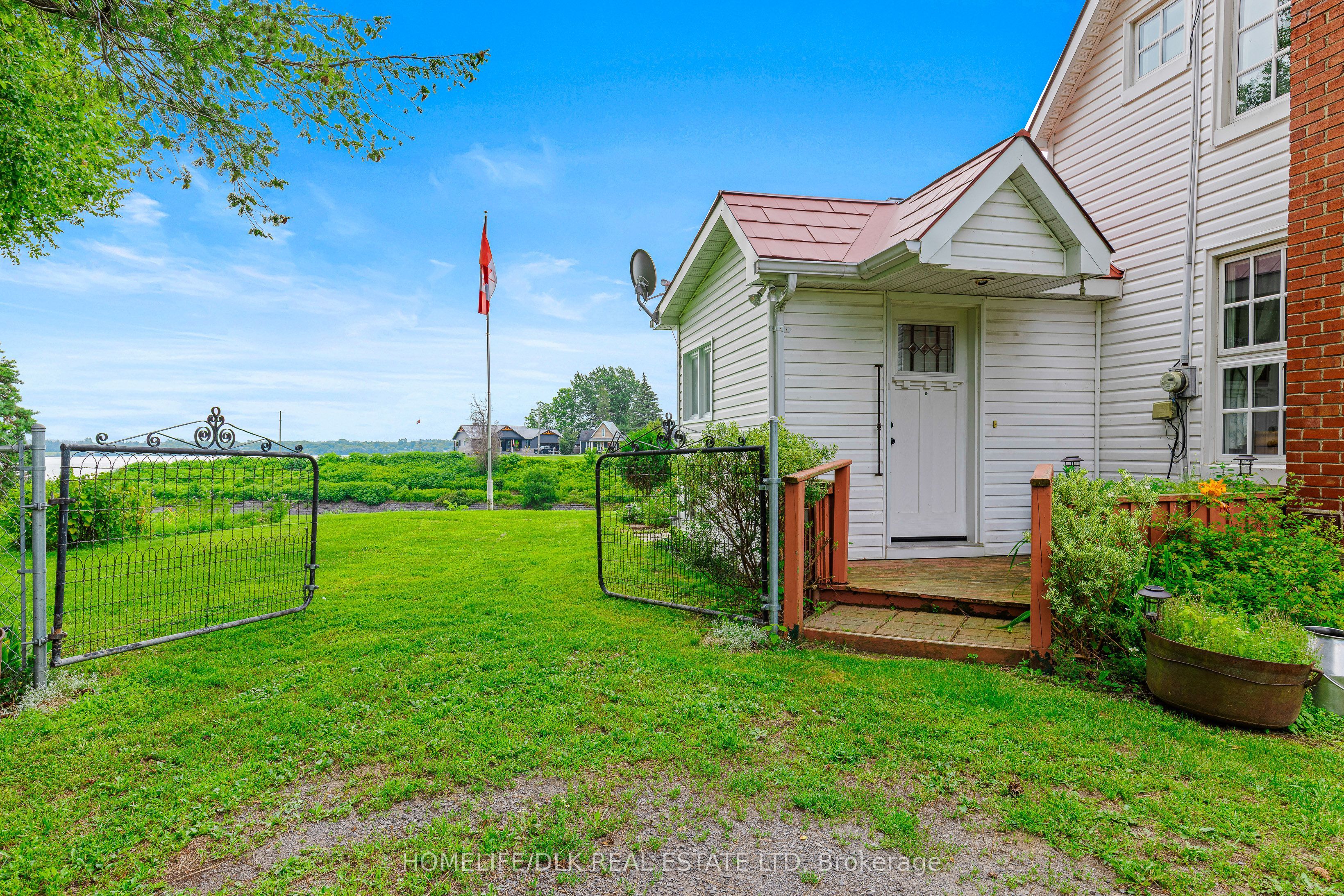 415 2 Highway S Property Photo 4