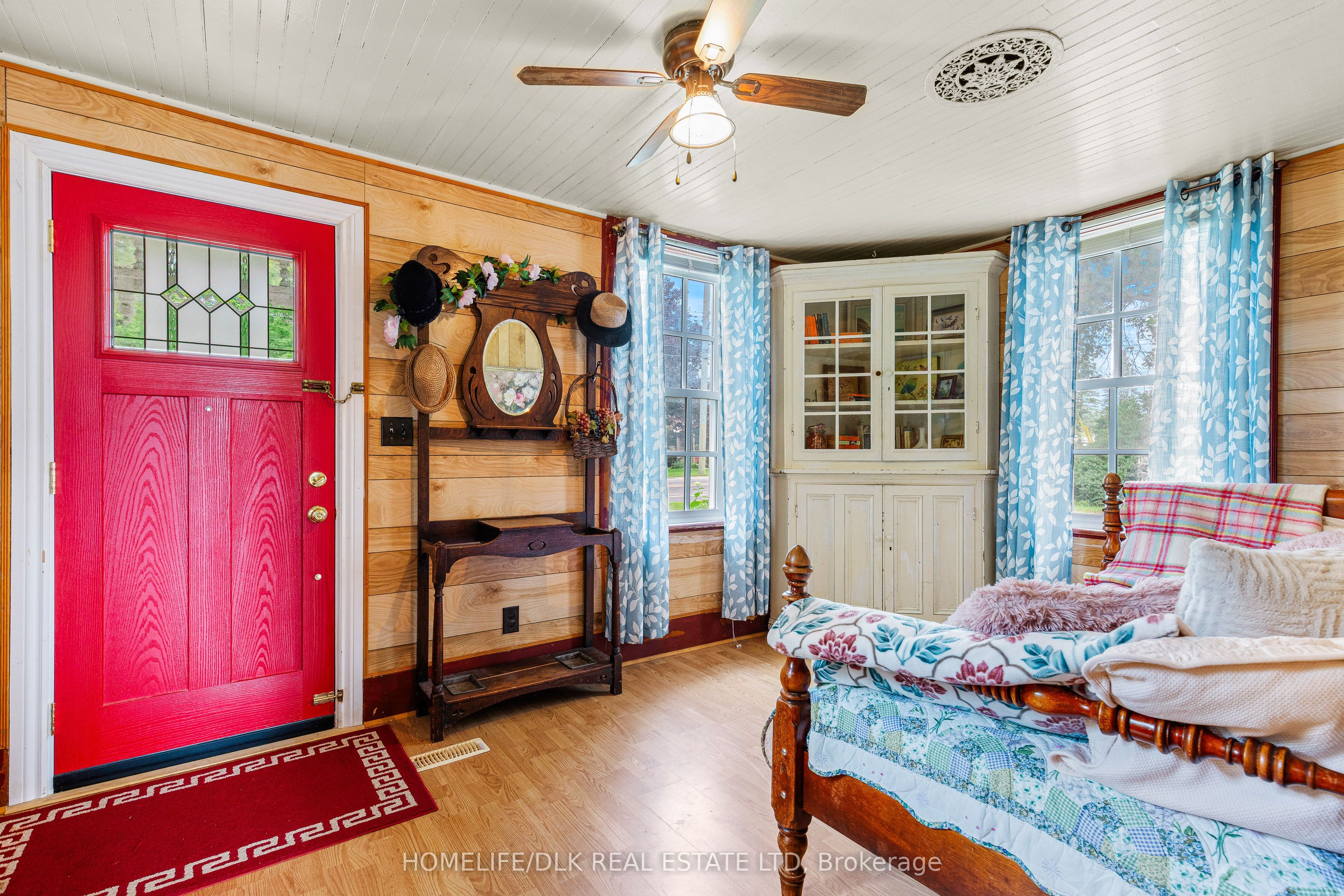 415 2 Highway S Property Photo 16