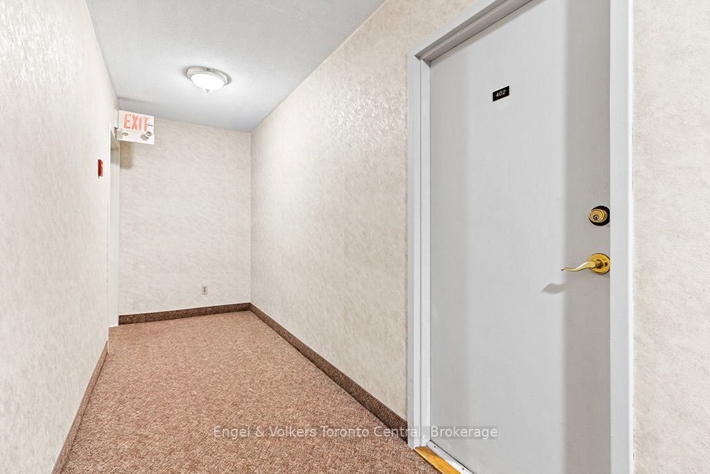 860 9th Street E 402 Property Photo 6