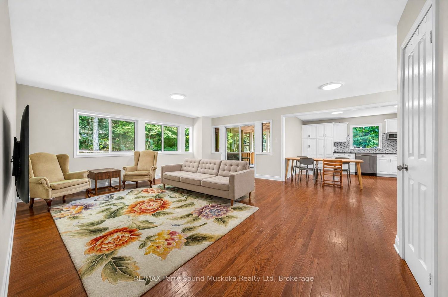 8 Mountain Basin Drive Property Photo 11