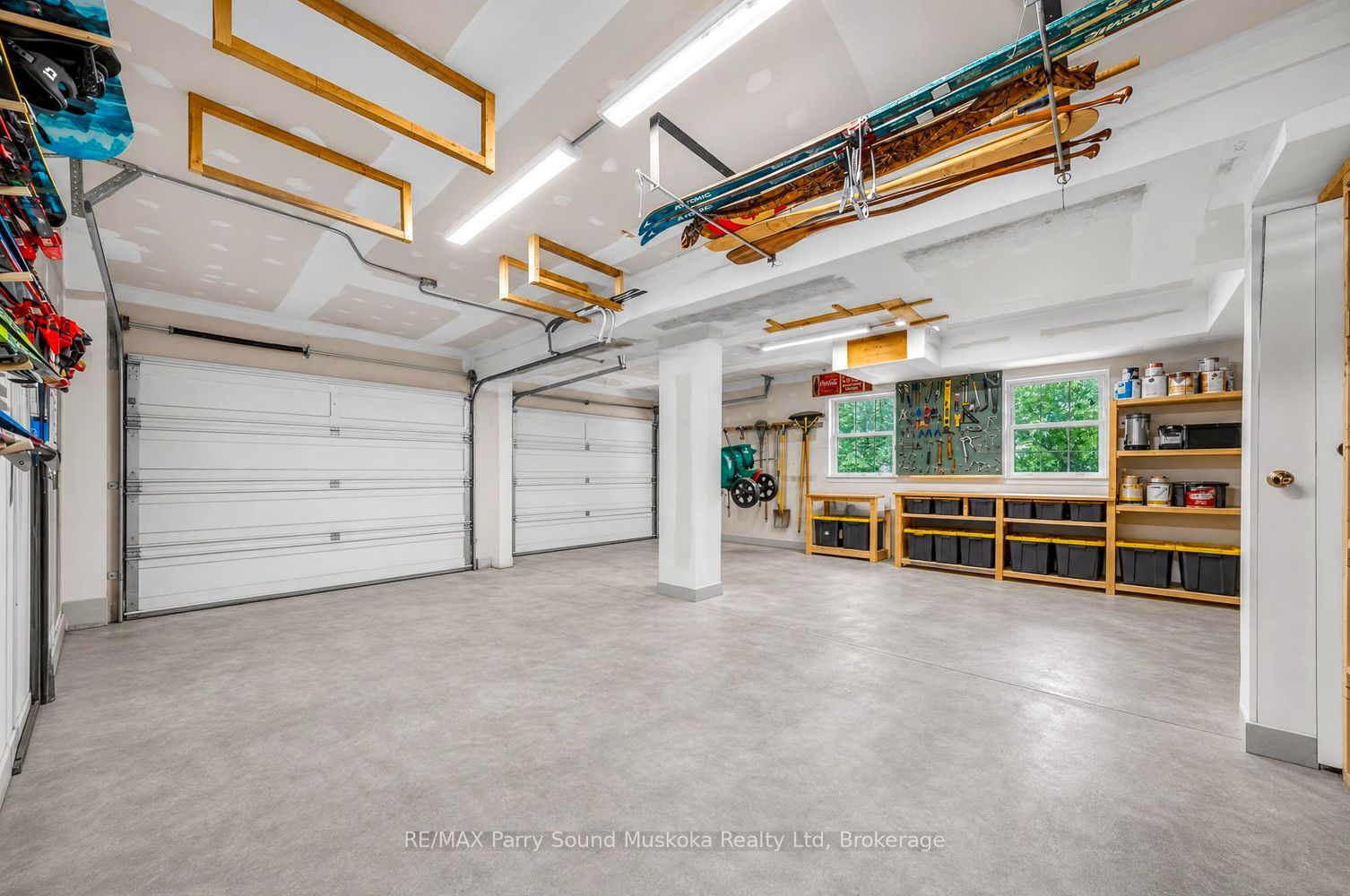 8 Mountain Basin Drive Property Photo 34