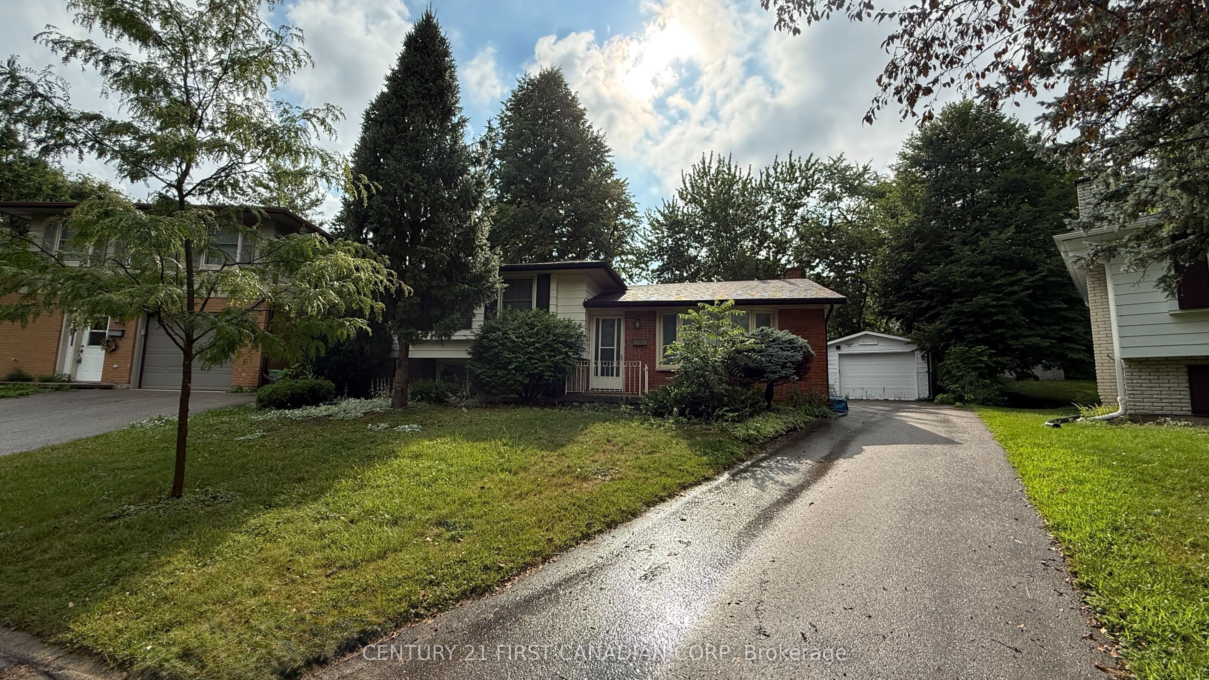 80 Rollscourt Place Property Photo 1