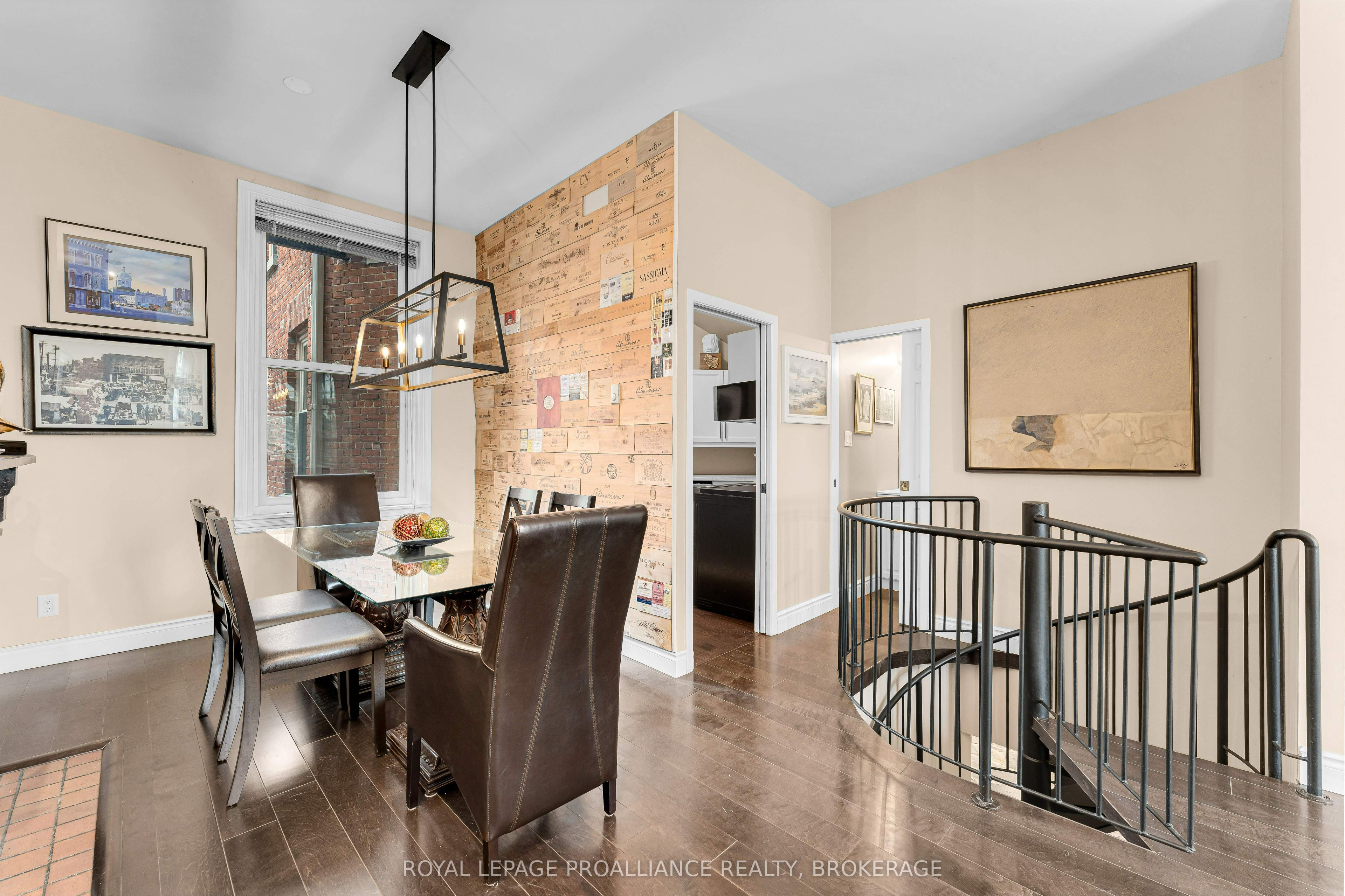 250 King Street E 1 Property Photo 10