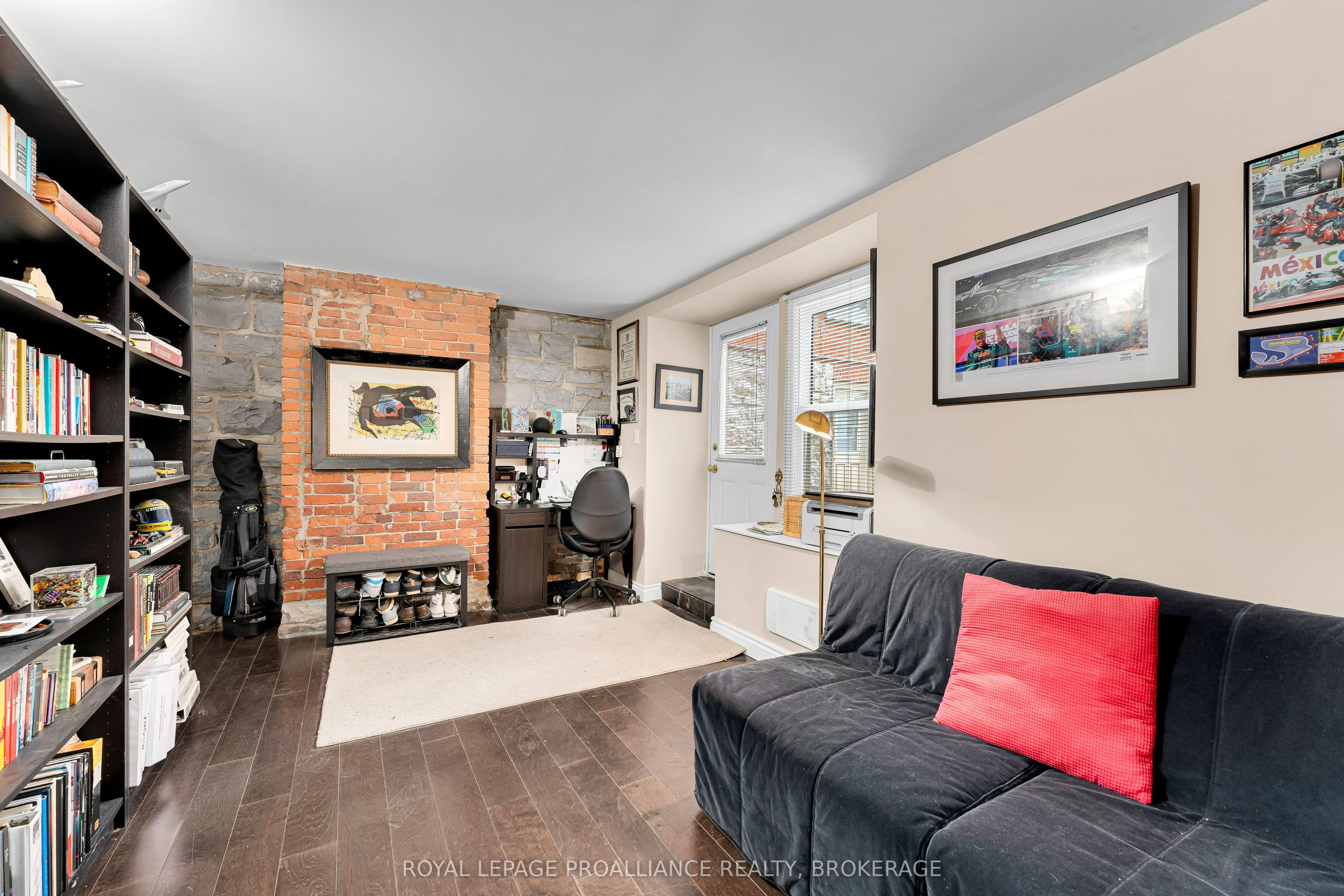 250 King Street E 1 Property Photo 17