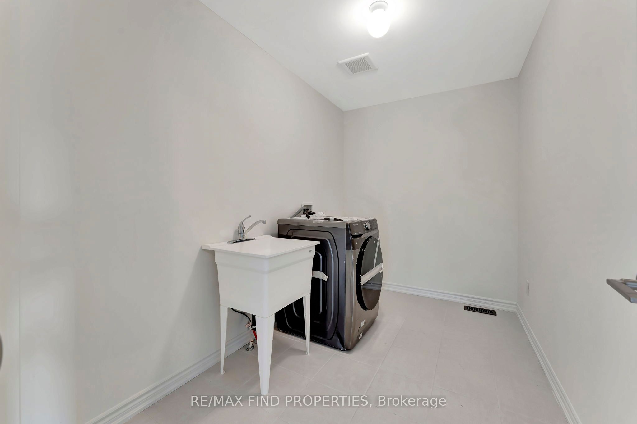 21 Dennis Avenue Property Photo 29