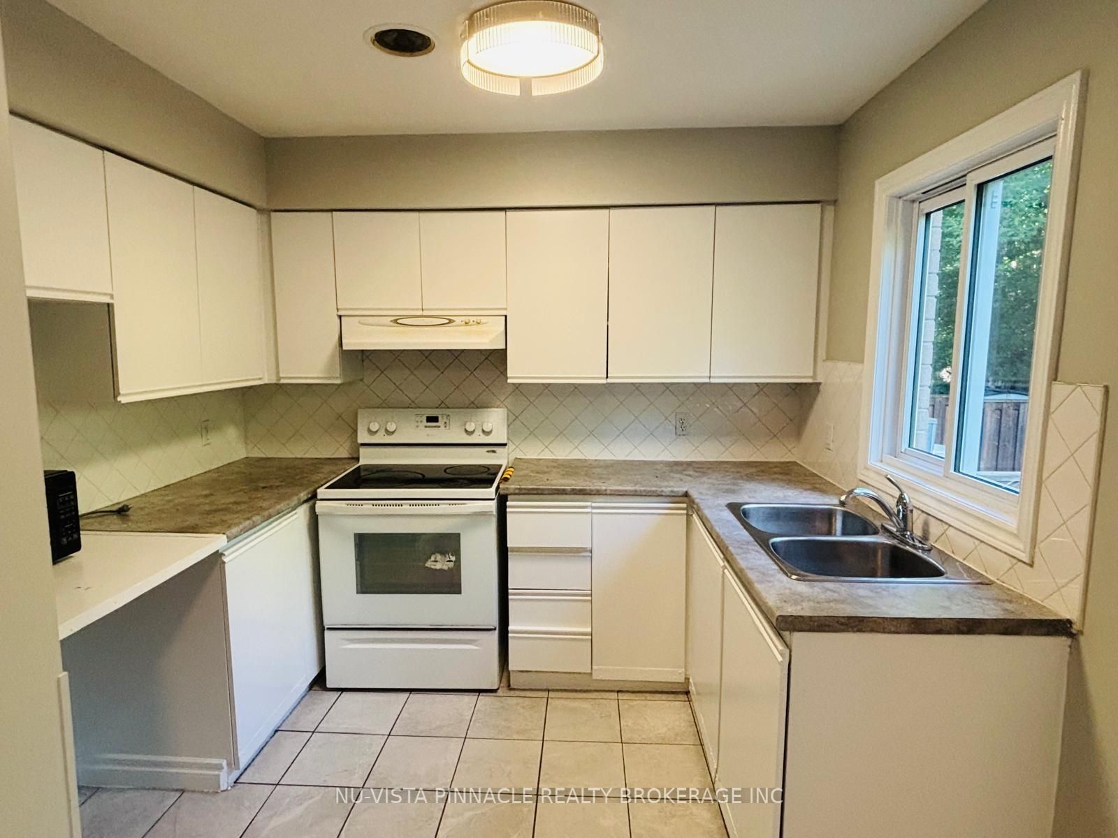 577 Third Street 39 Property Photo 8