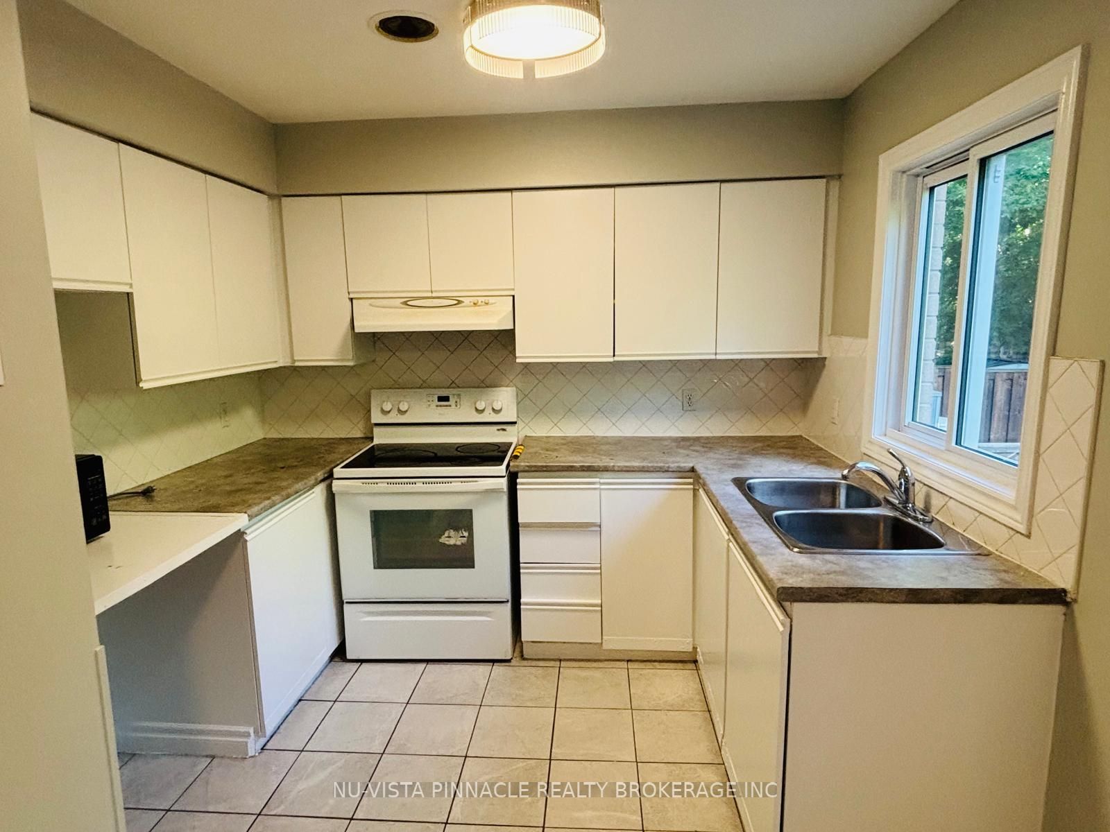 577 Third Street 39 Property Photo 9