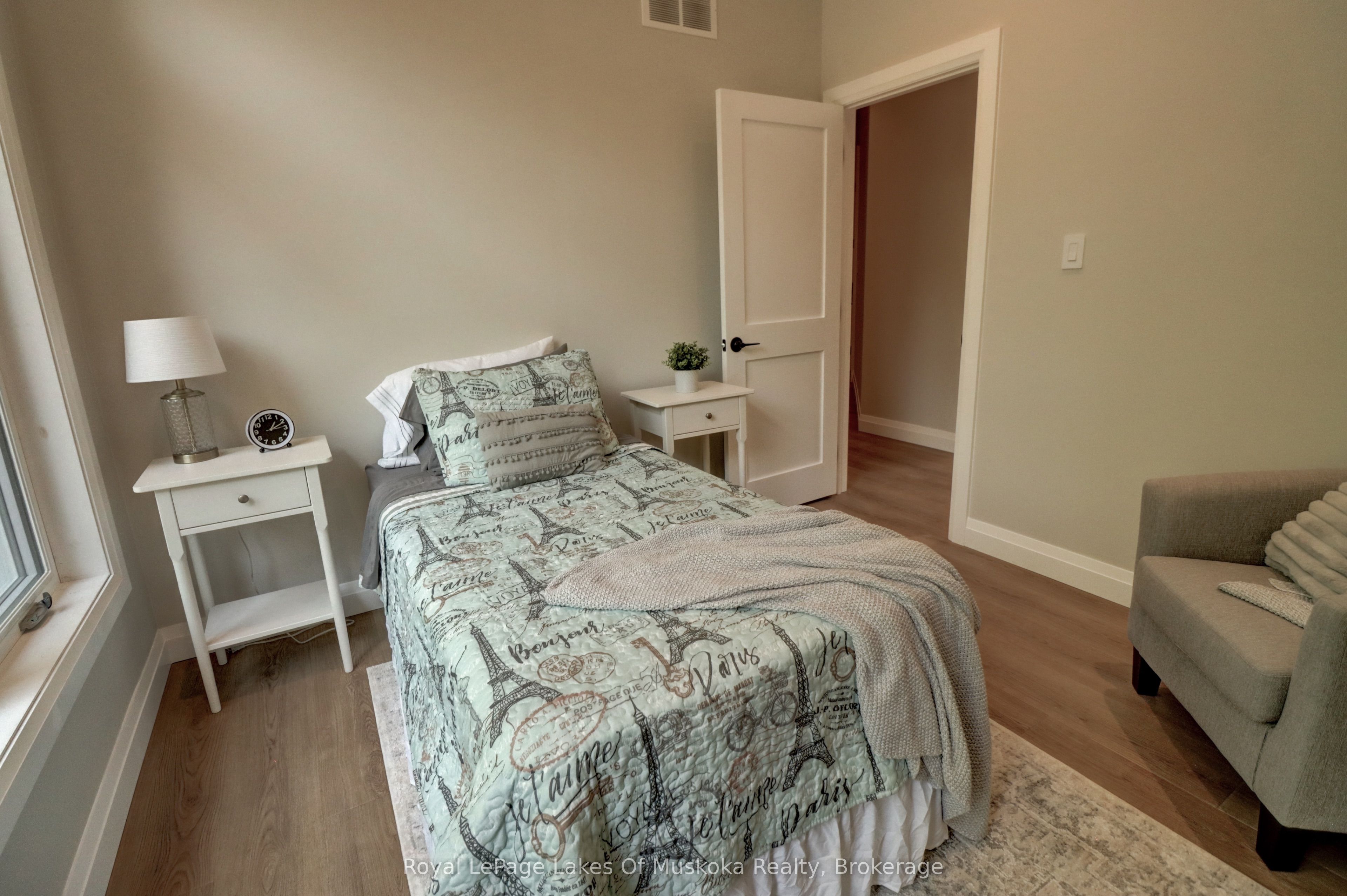 5 Flicker Lane Property Photo 29