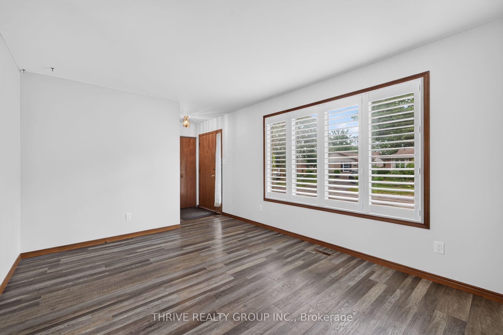 1121 Gatewood Road Property Photo 11