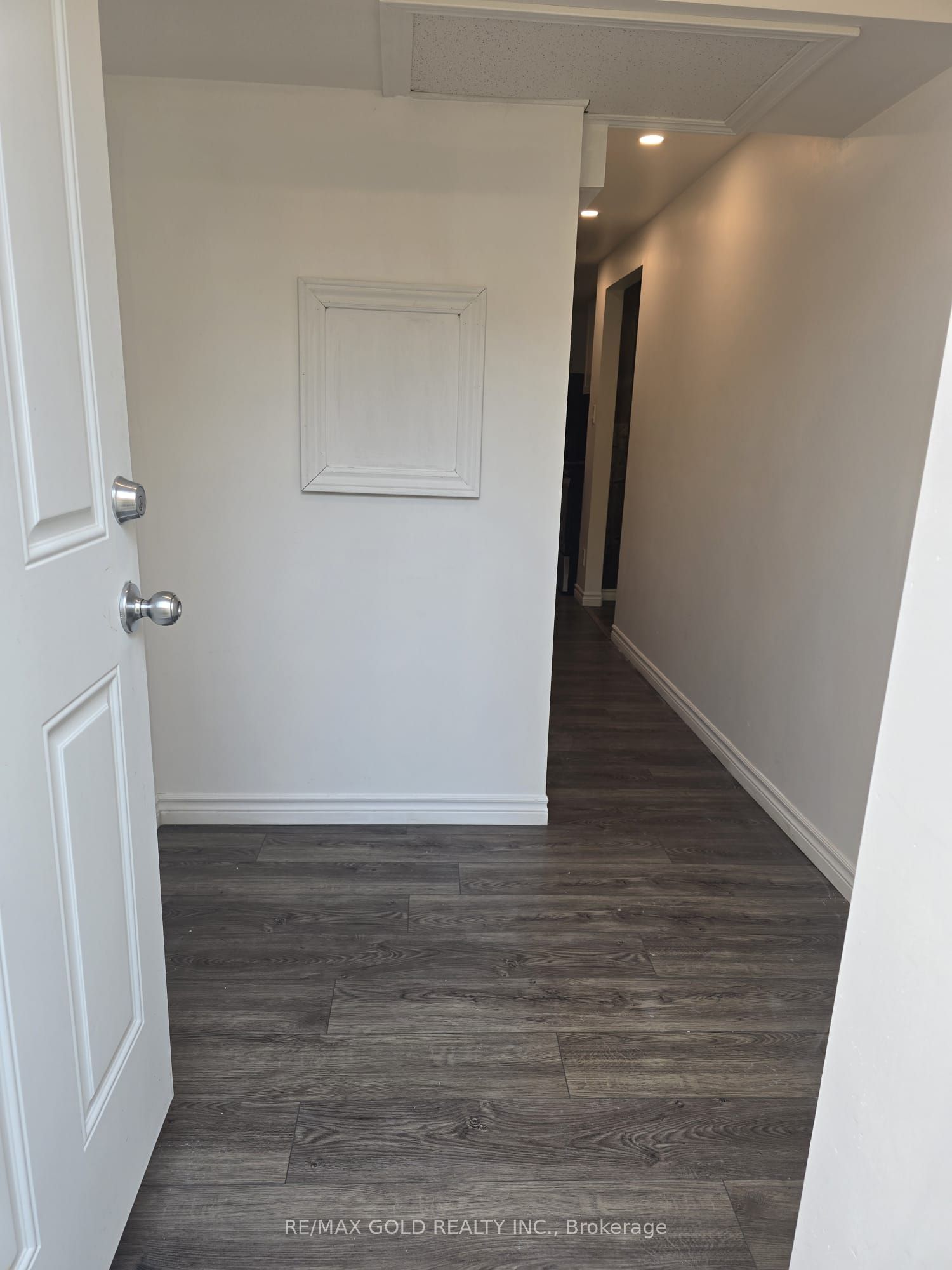 208 English Lane Property Photo 4