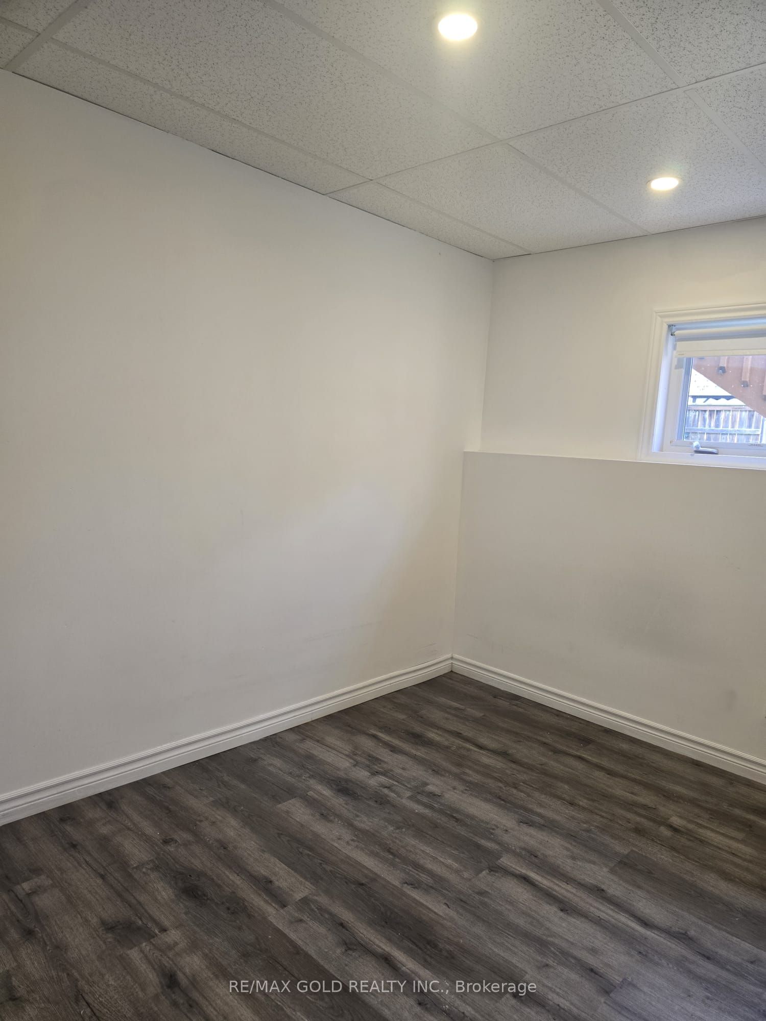 208 English Lane Property Photo 7