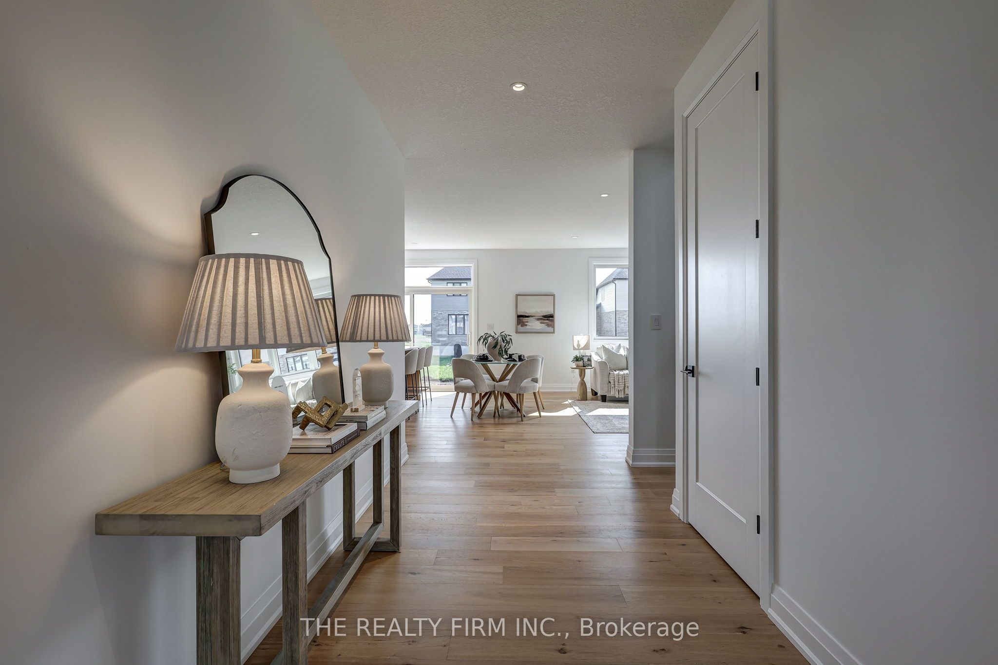 79 Royal Crescent Property Photo 6