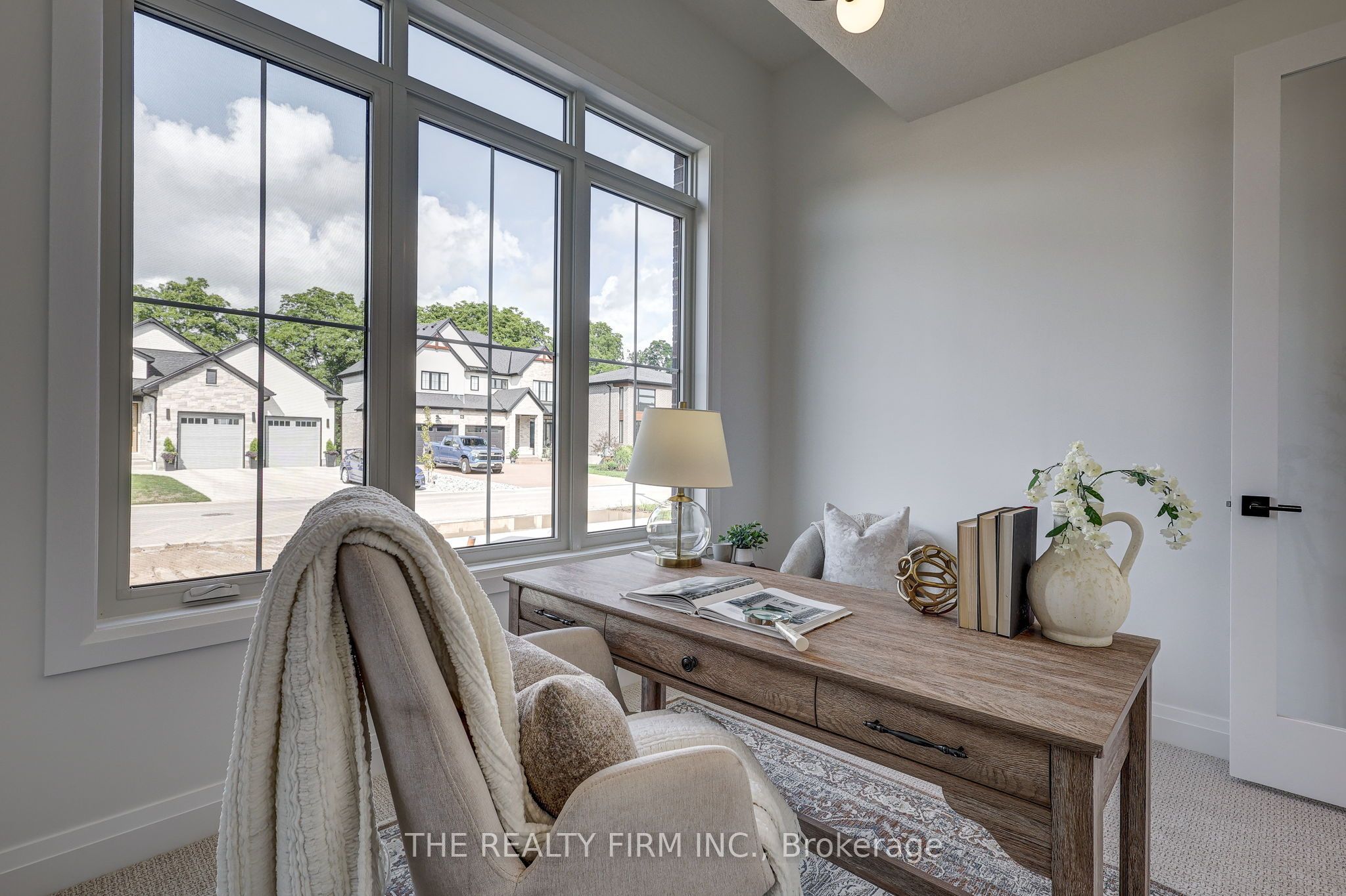 79 Royal Crescent Property Photo 7