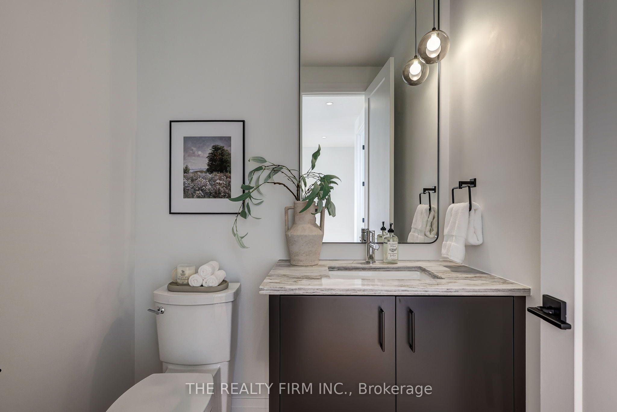 79 Royal Crescent Property Photo 9