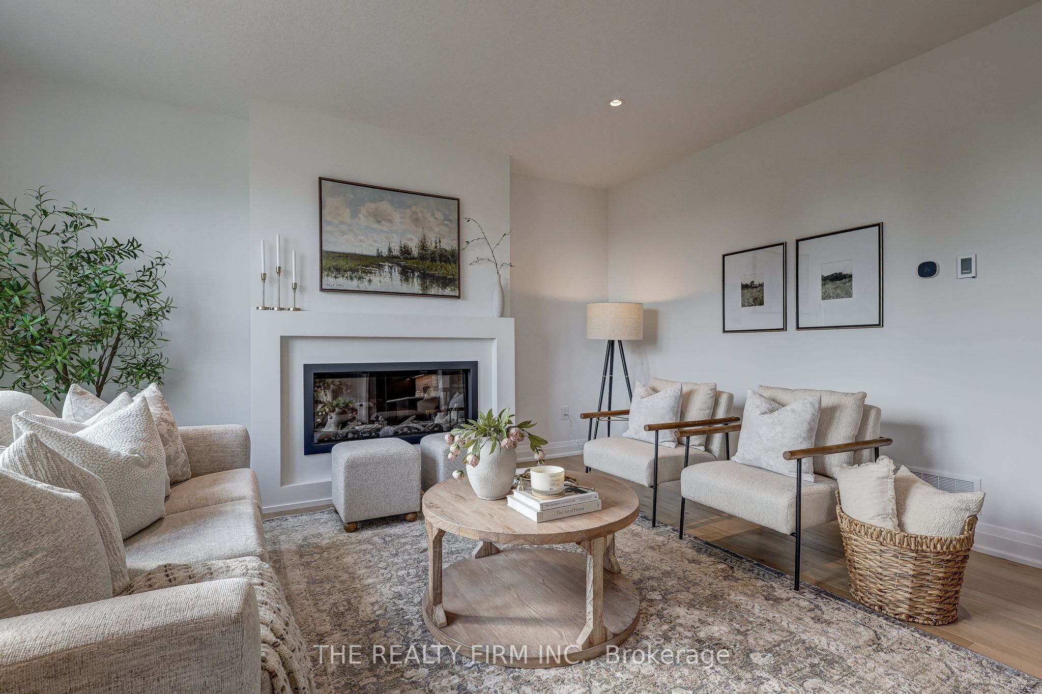 79 Royal Crescent Property Photo 26