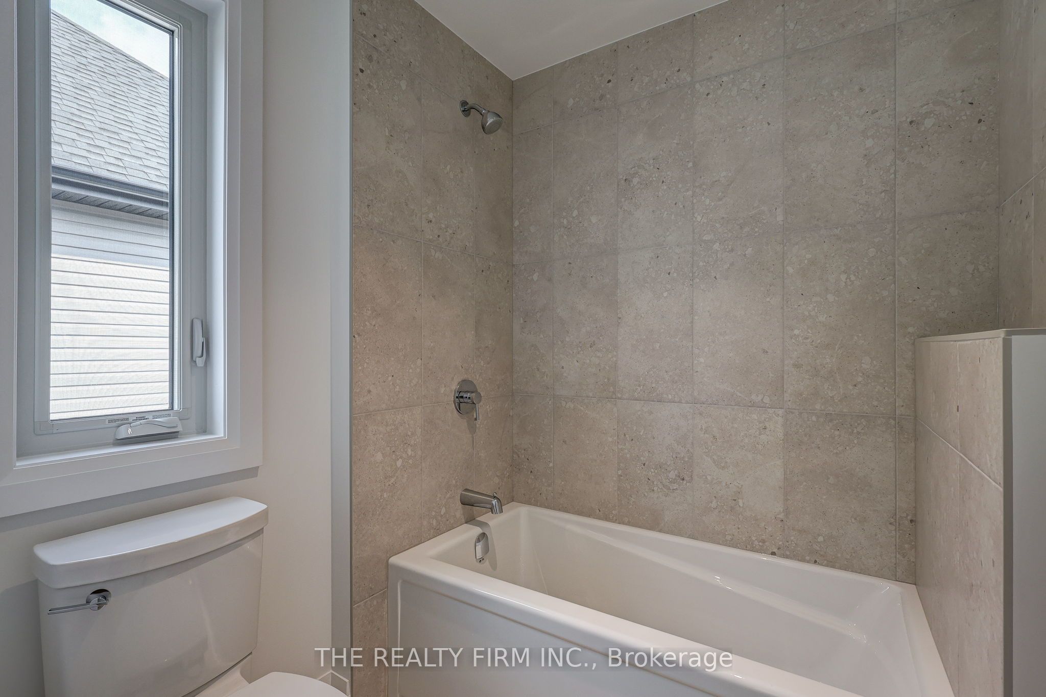79 Royal Crescent Property Photo 44