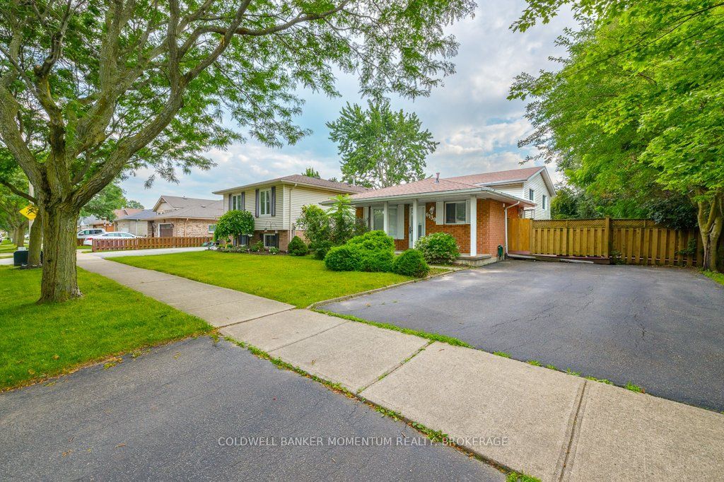 6130 Crimson Drive Property Photo 4