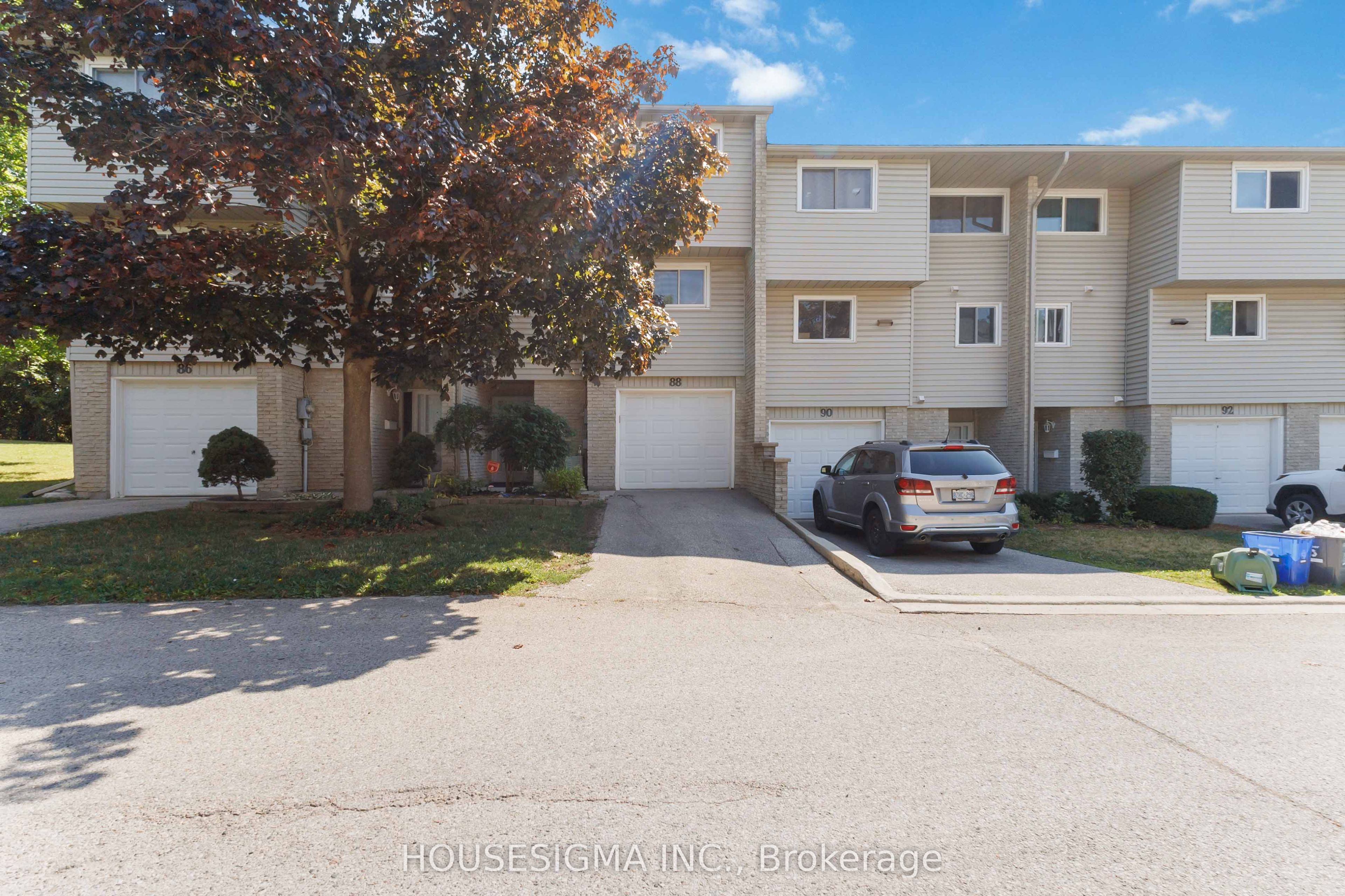 159 Sandringham Crescent 88 Property Photo 3